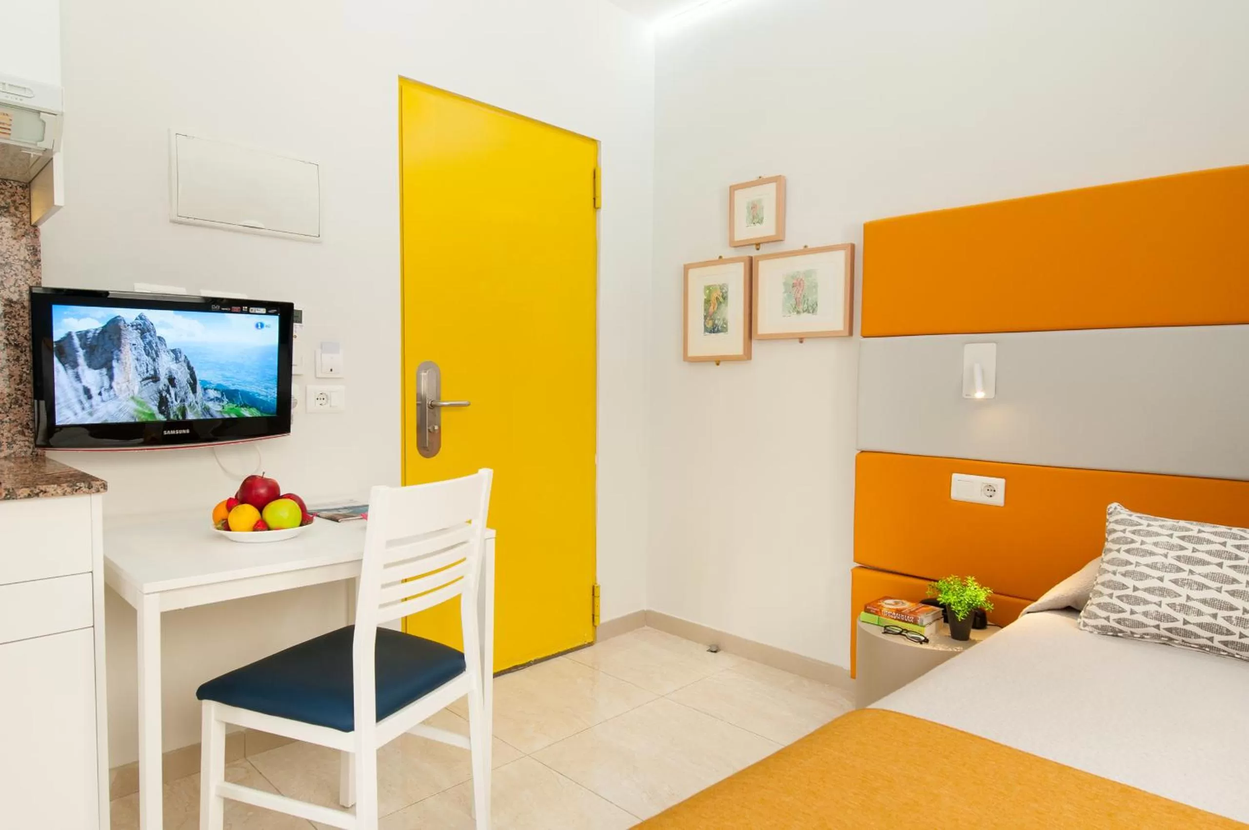 Bedroom, Bed in Hotel Apartamento Bajamar