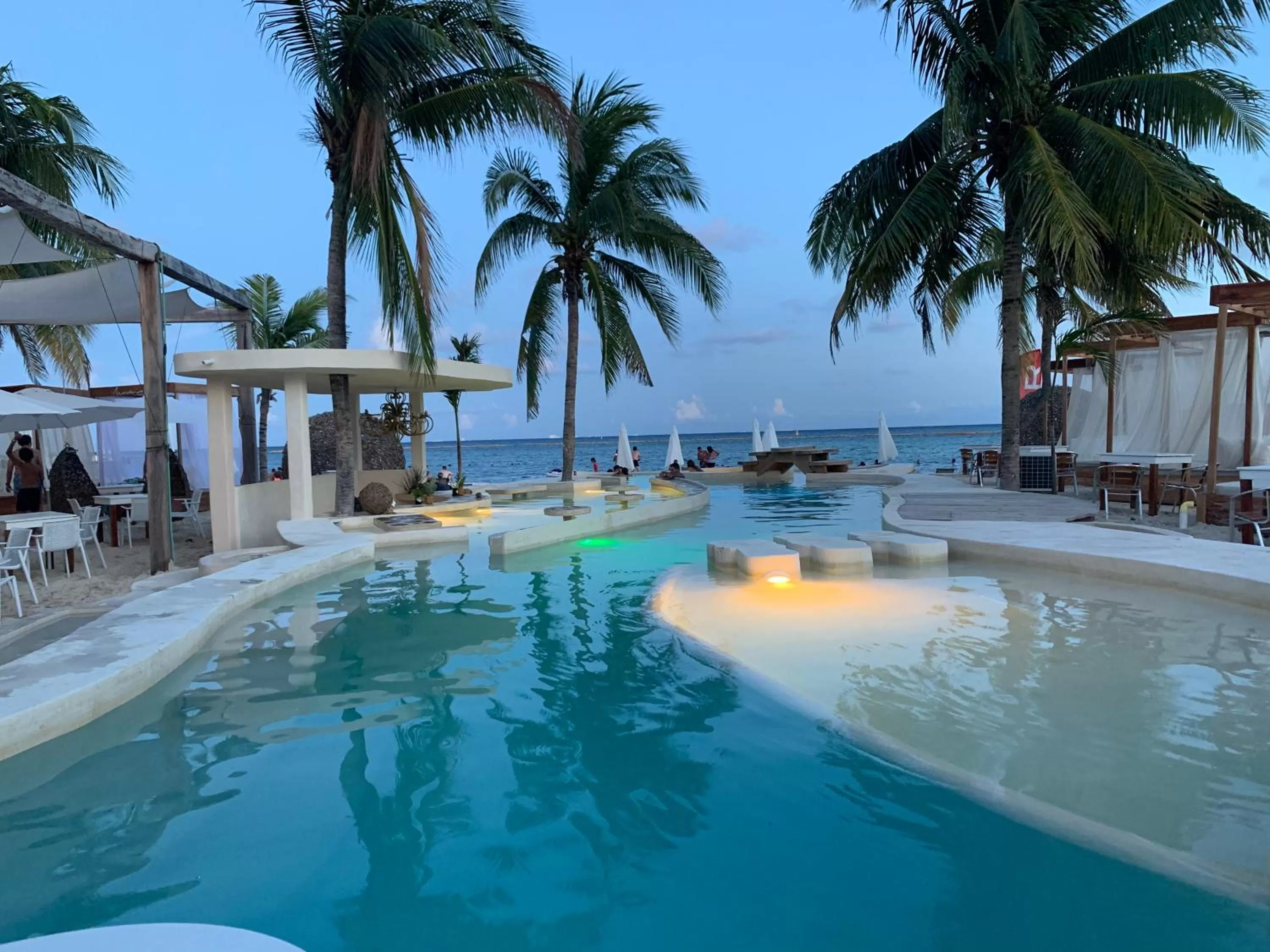 Beach in Nasim Condo Hotel con acceso BEACH CLUB GRATIS, metros 5th AVENIDA