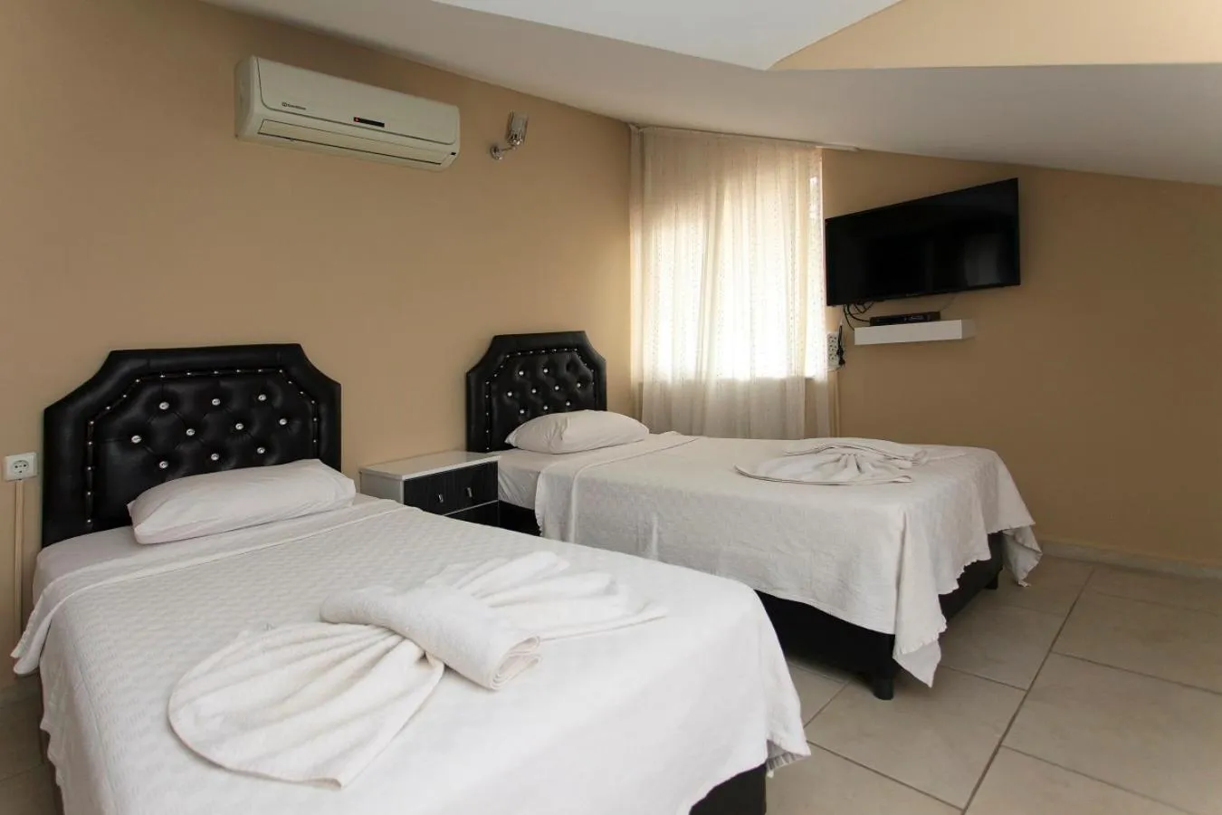 Massage, Bed in Green Peace Hotel