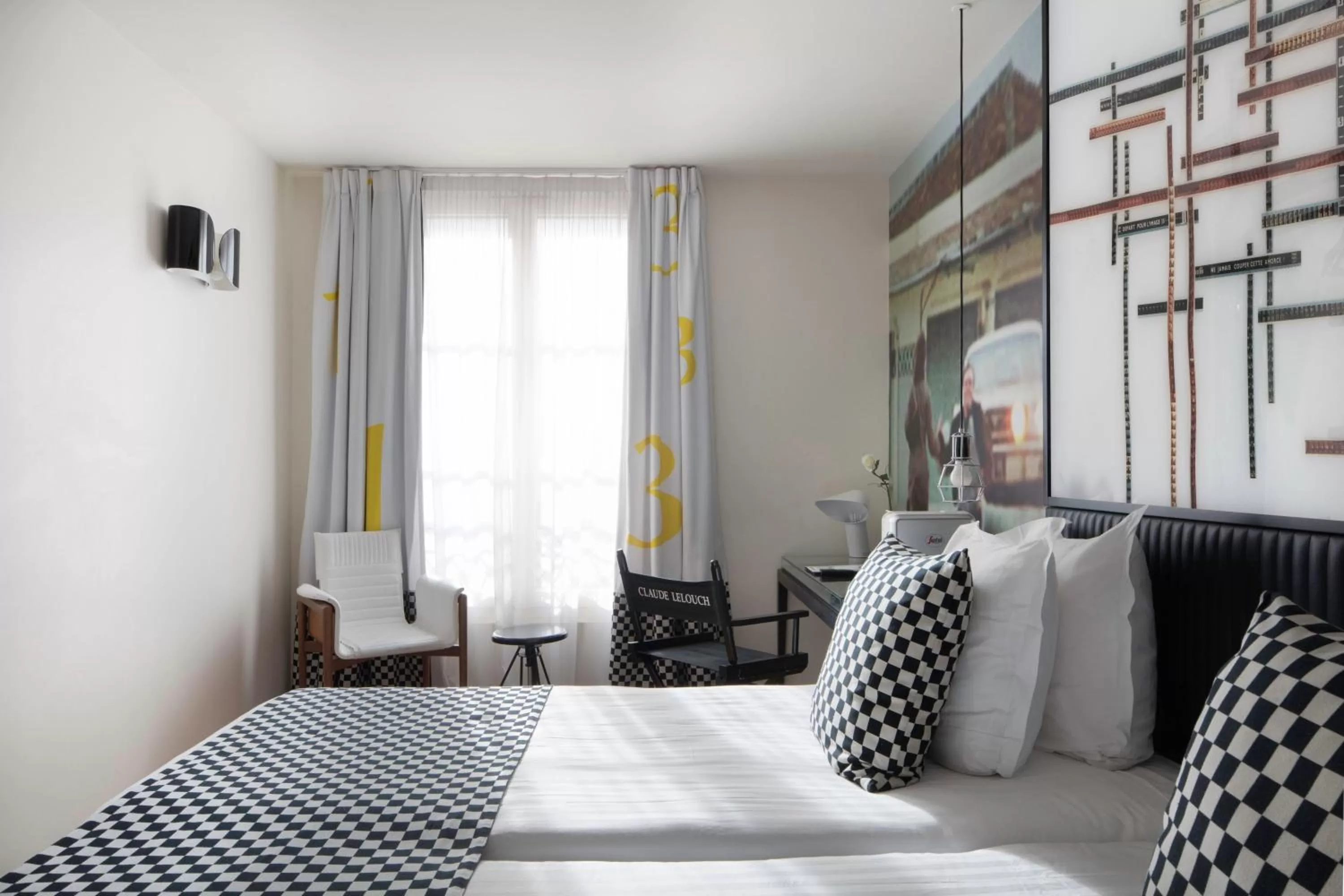 Bedroom, Bed in Le 123 Sébastopol - Astotel