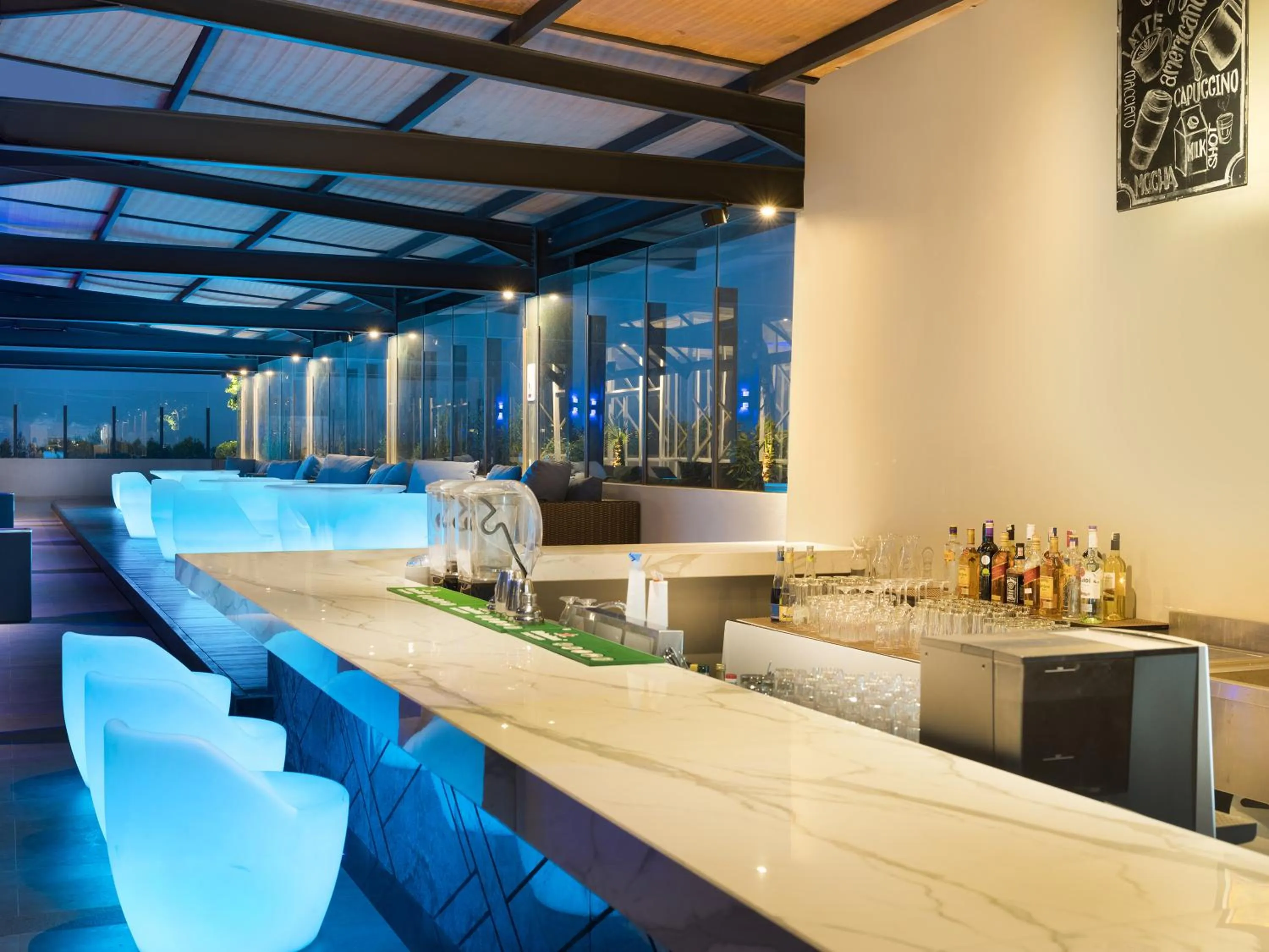 Lounge or bar in Mercure Bandung City Centre