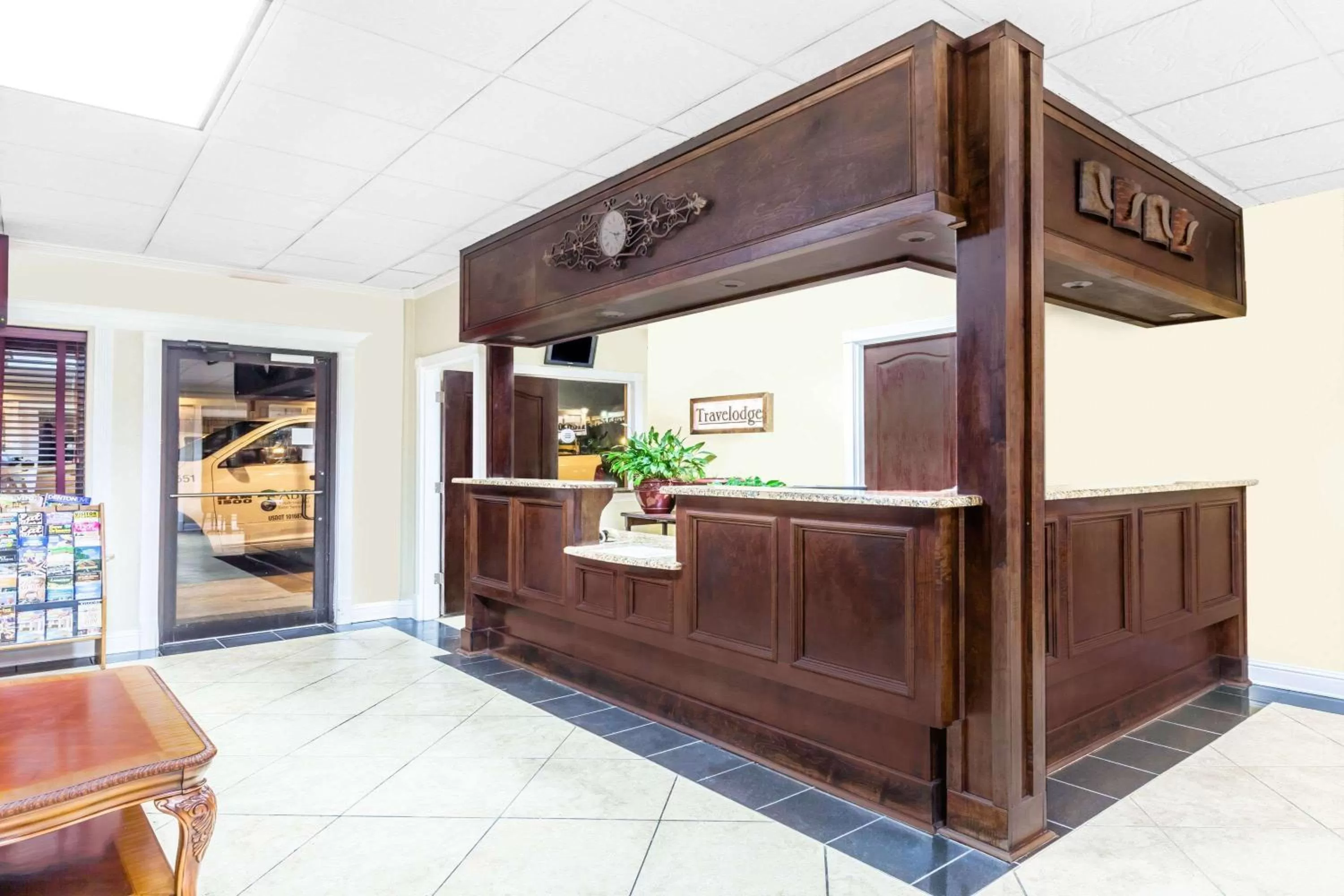 Lobby or reception in Travelodge by Wyndham Shreveport LA