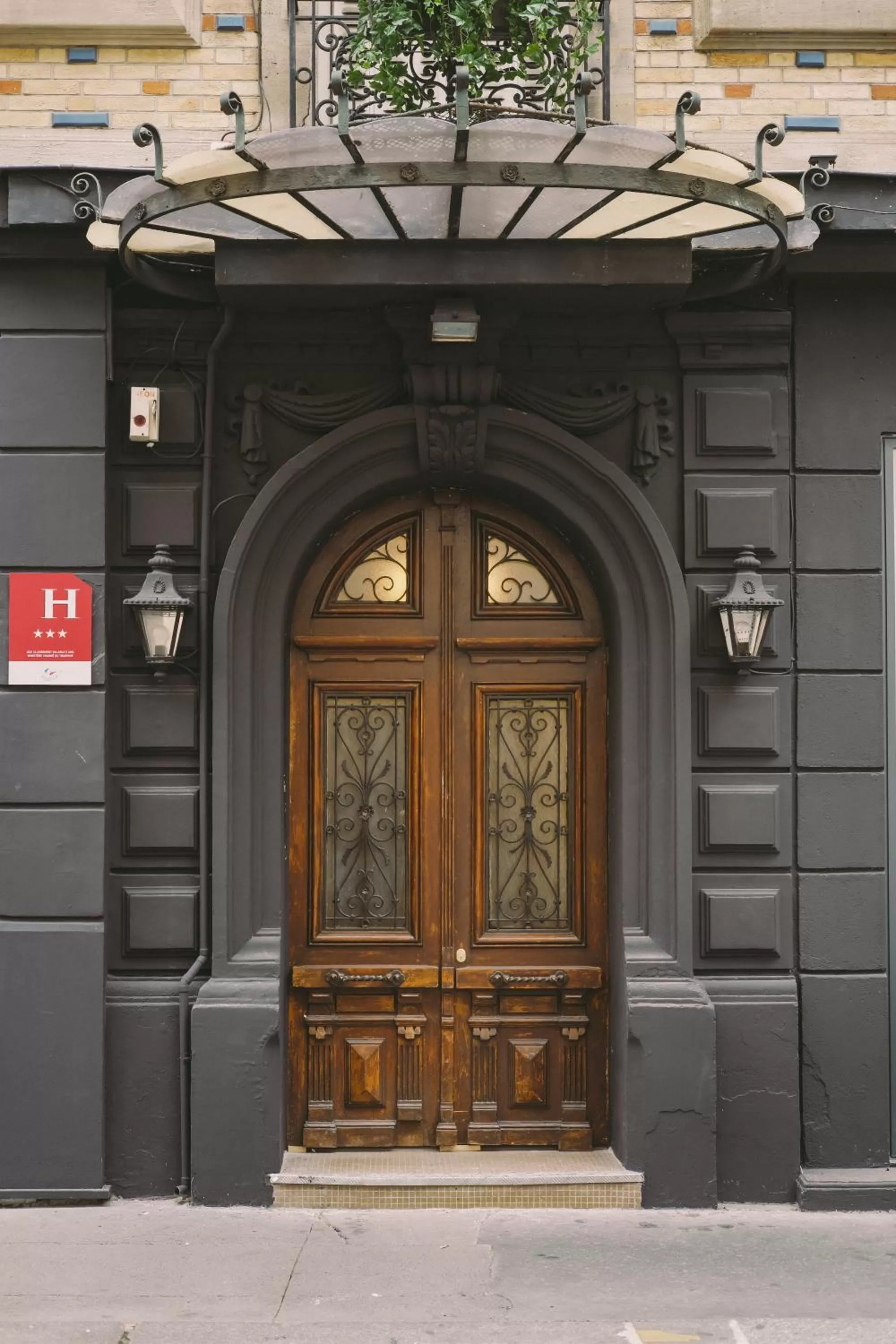 Property building in Hôtel Des Arts-Bastille