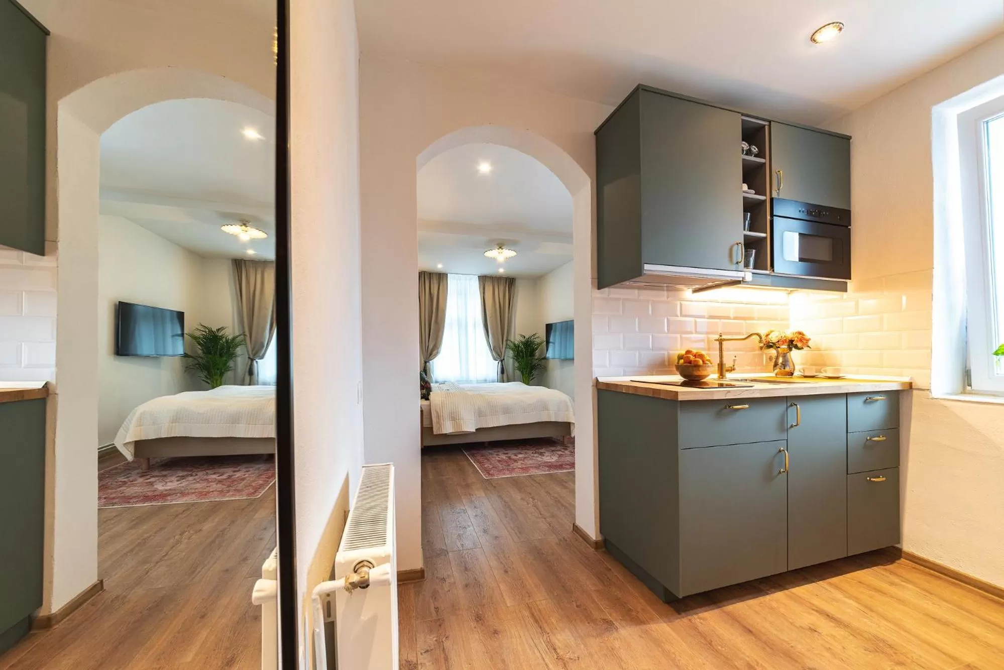 Coffee/tea facilities, Bed in Nikolas Haus Premium Historic Center Stay & Free Parking