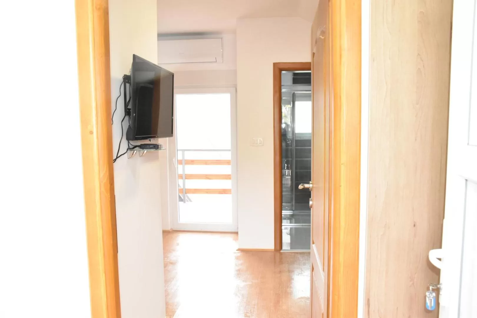 OSTROG Aparthotel KOLIBA-VLASTNIŠTVO MANASTIRA OSTROG