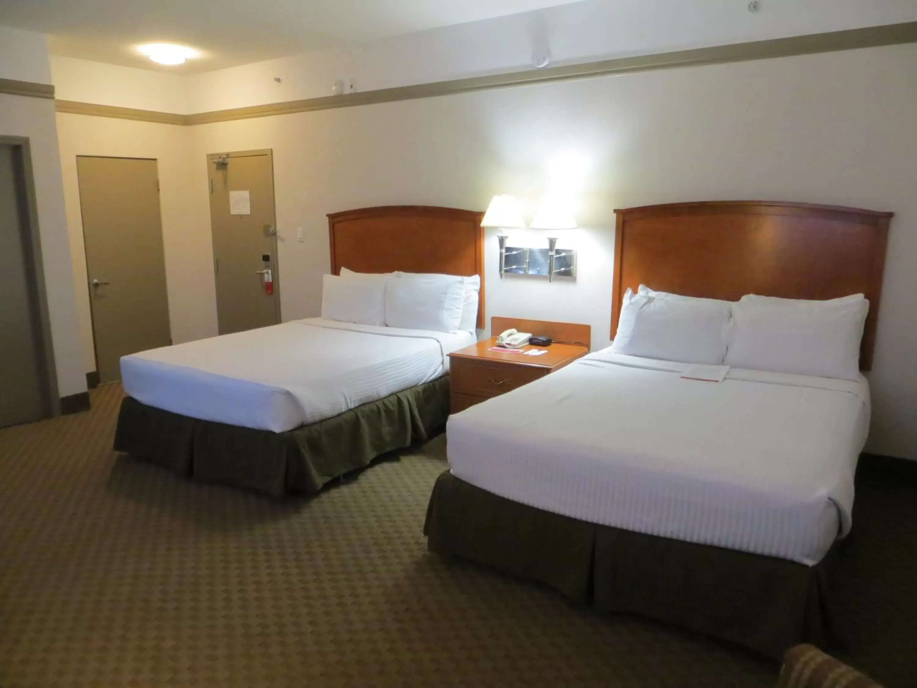Queen Room with Two Queen Beds - Pet Friendly in Ramada by Wyndham Edmonton South Queen Room with Two Queen Beds - Pet Friendly in Ramada by Wyndham Edmonton South