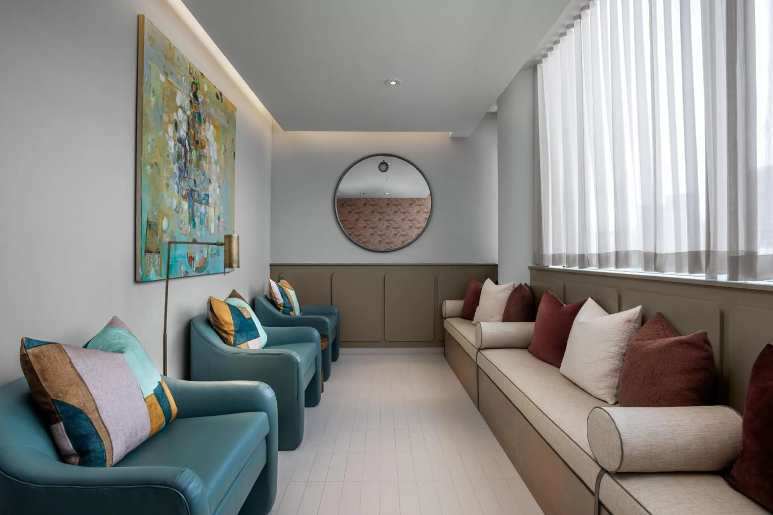 Lounge or bar in W Dallas