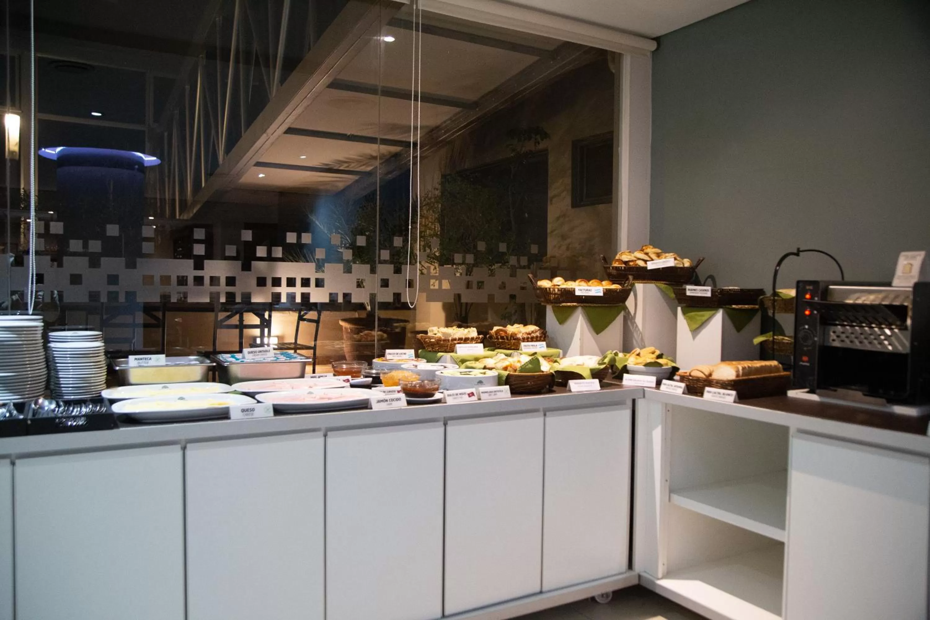 Breakfast in Casa Real Hotel