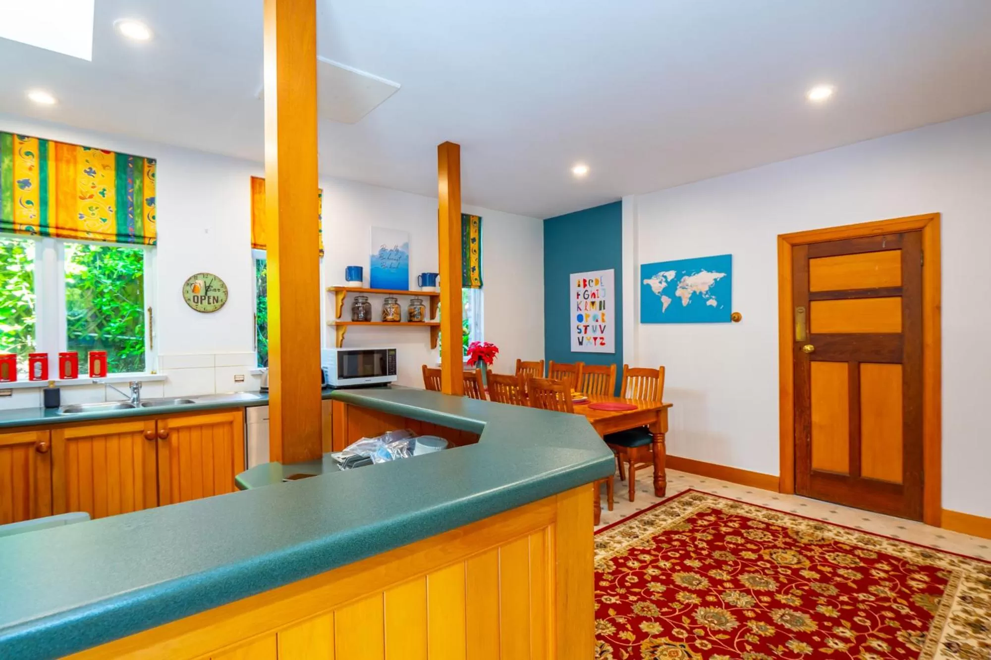 Living room, Lobby/Reception in The Ocean Breeze CBD