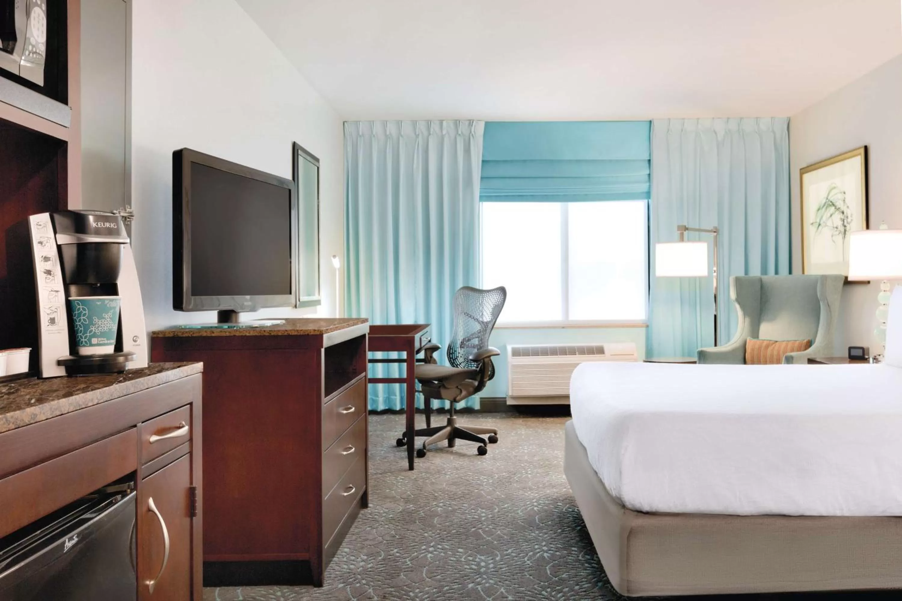 Bed in Hilton Garden Inn Worcester