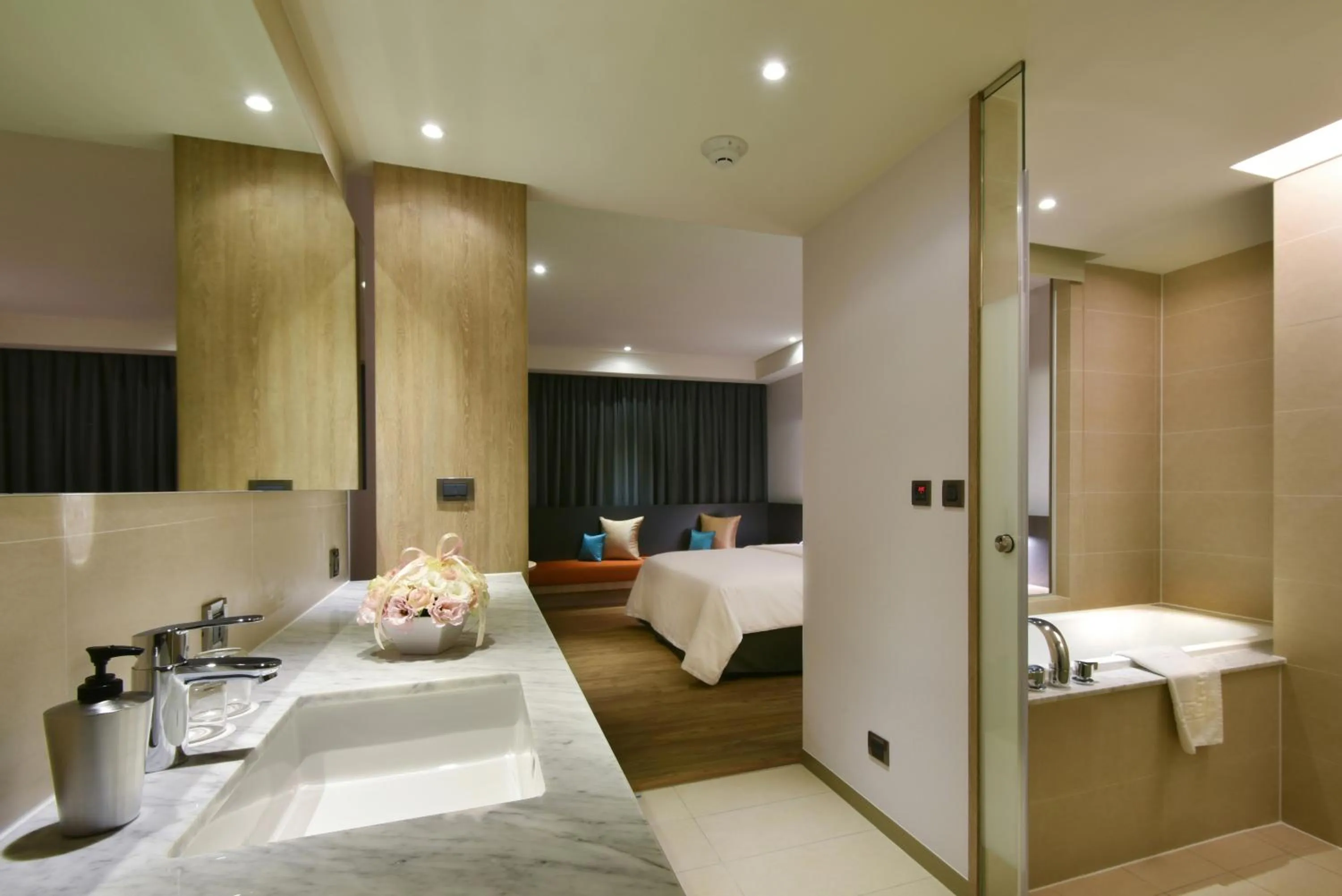 Bathroom, Bed in Just Sleep Kaohsiung Station