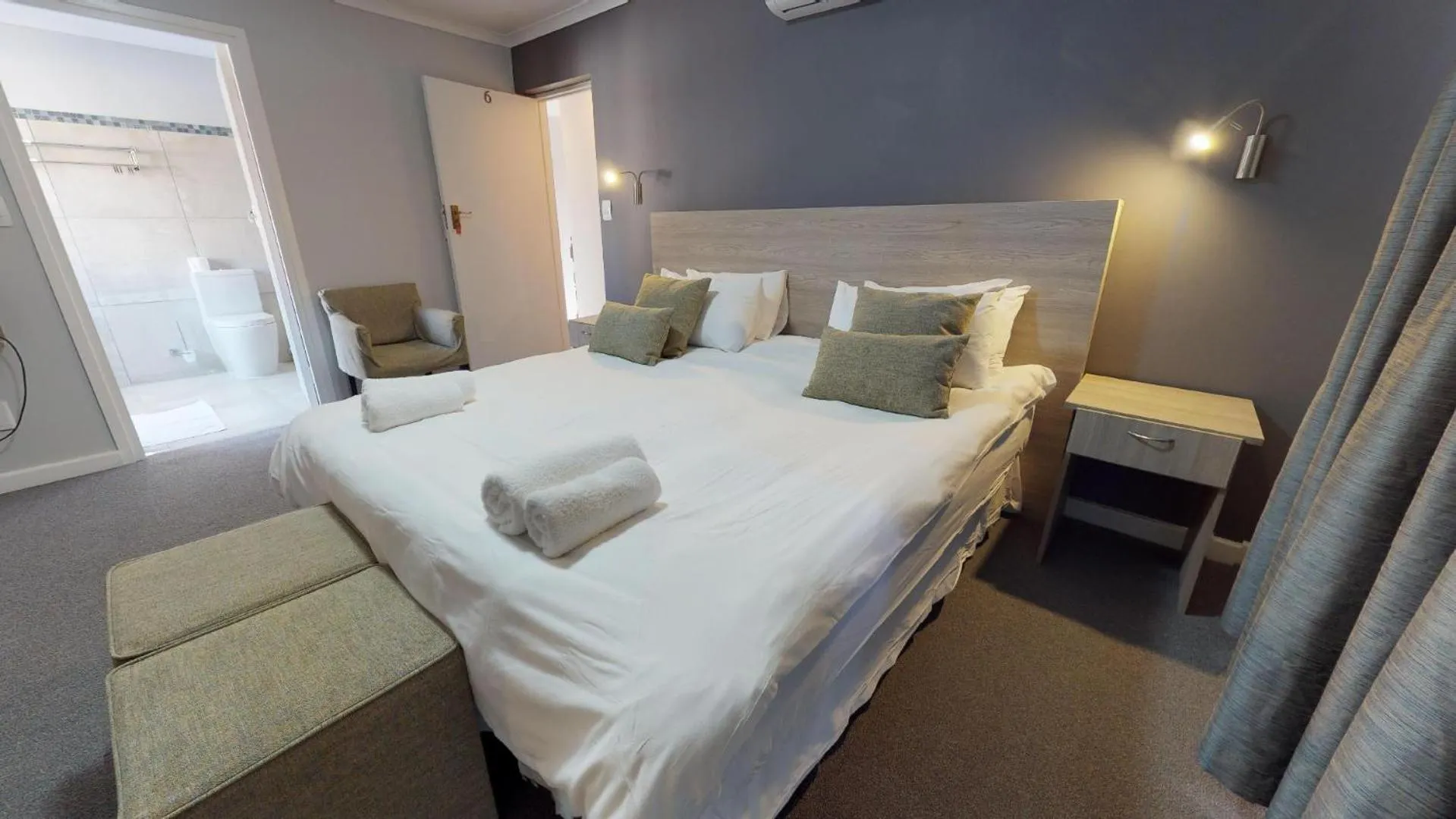 Bed in Port View Guest House