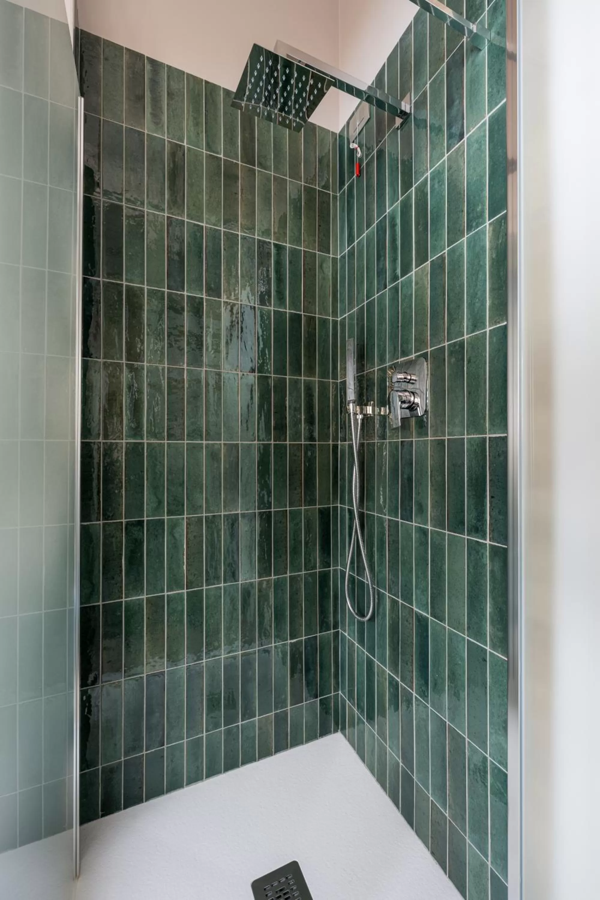 Shower in Bianco Hotel