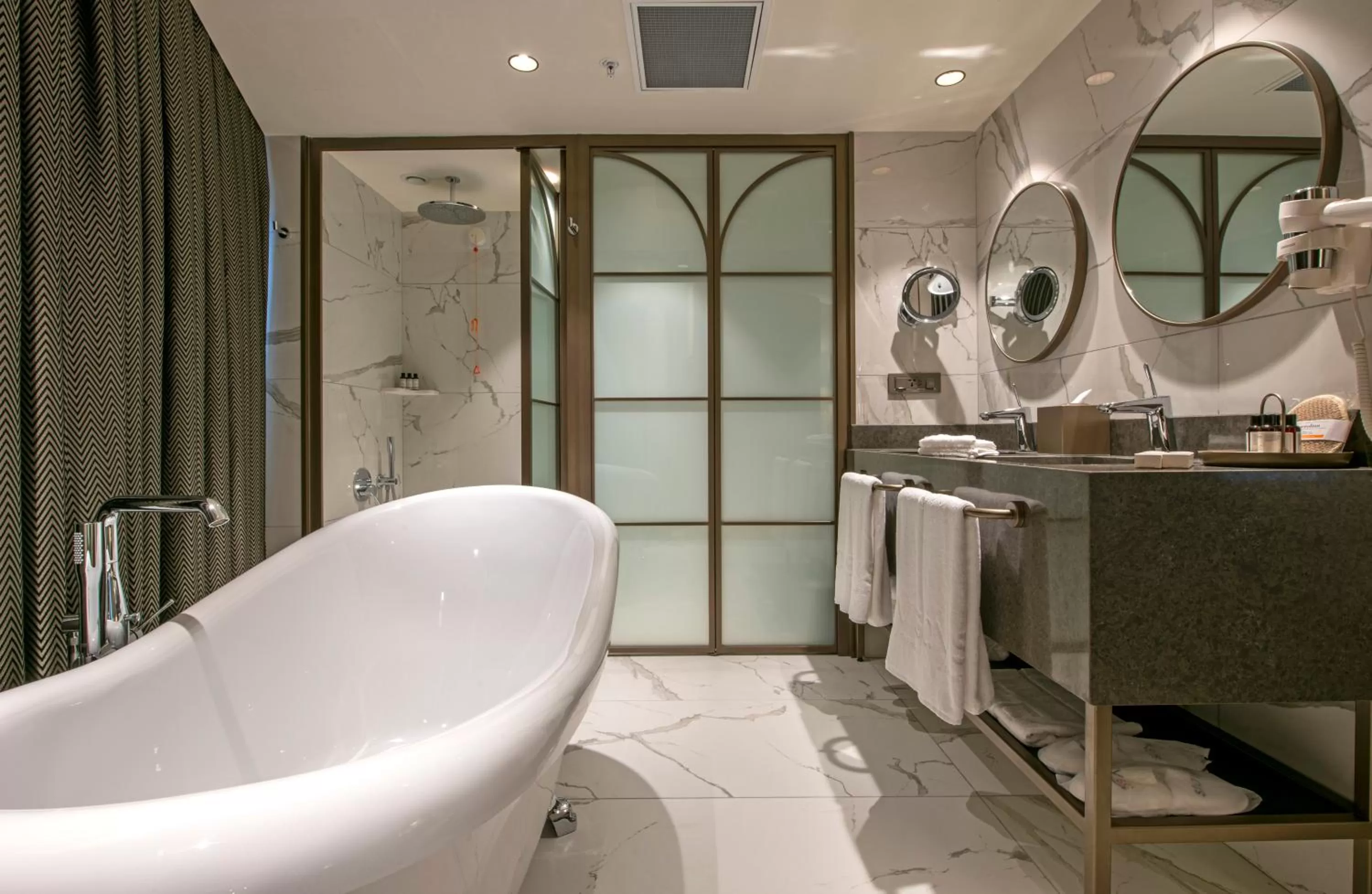 Toilet in Stayso The House Hotel