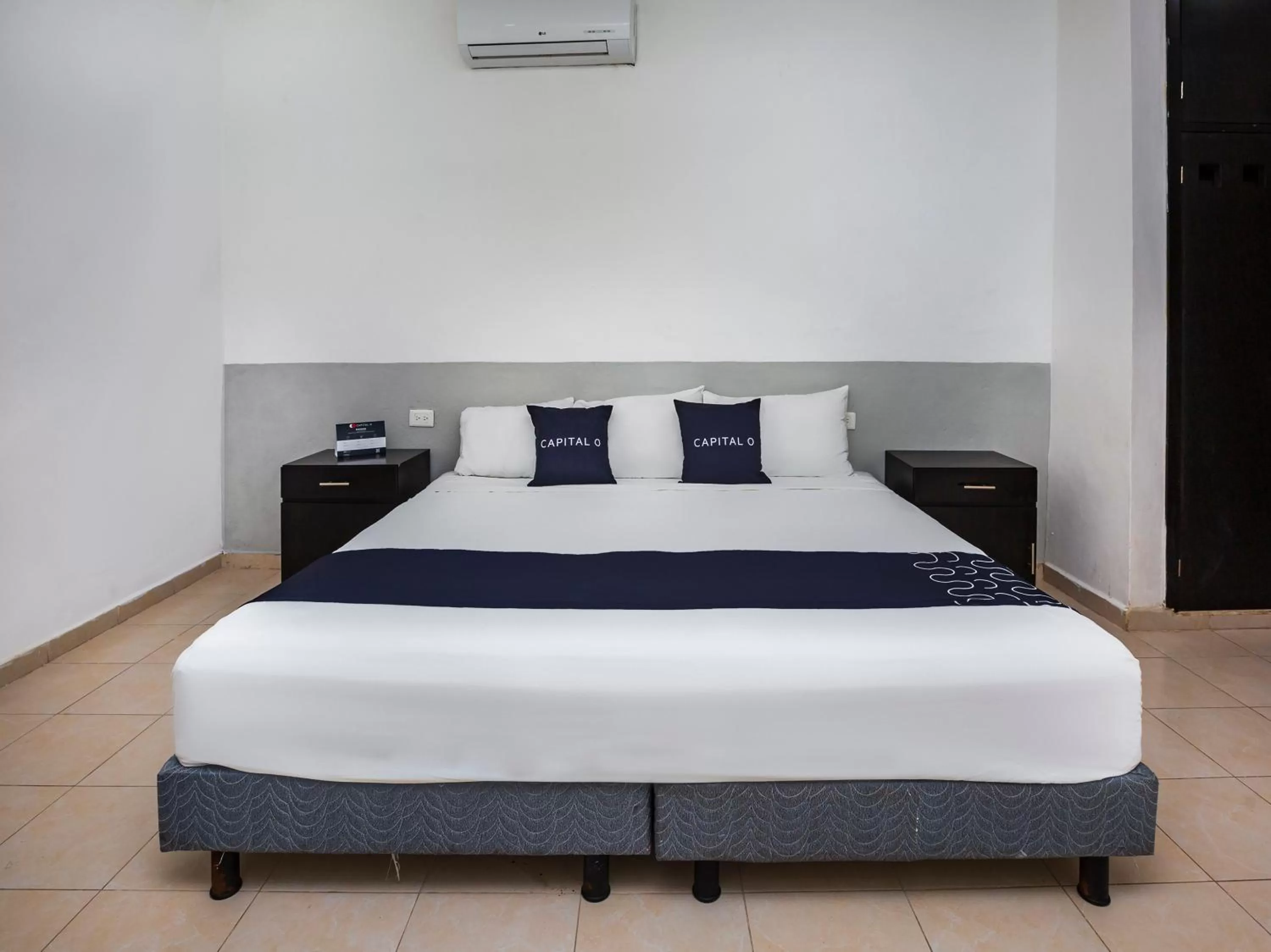 Photo of the whole room, Bed in Hotel Zazil-Naj