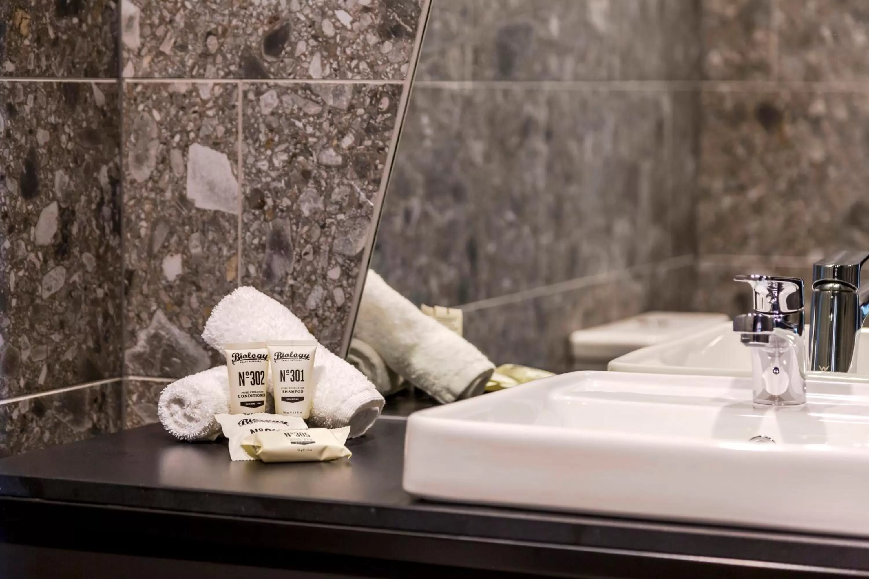 Bathroom in Marion Hotel