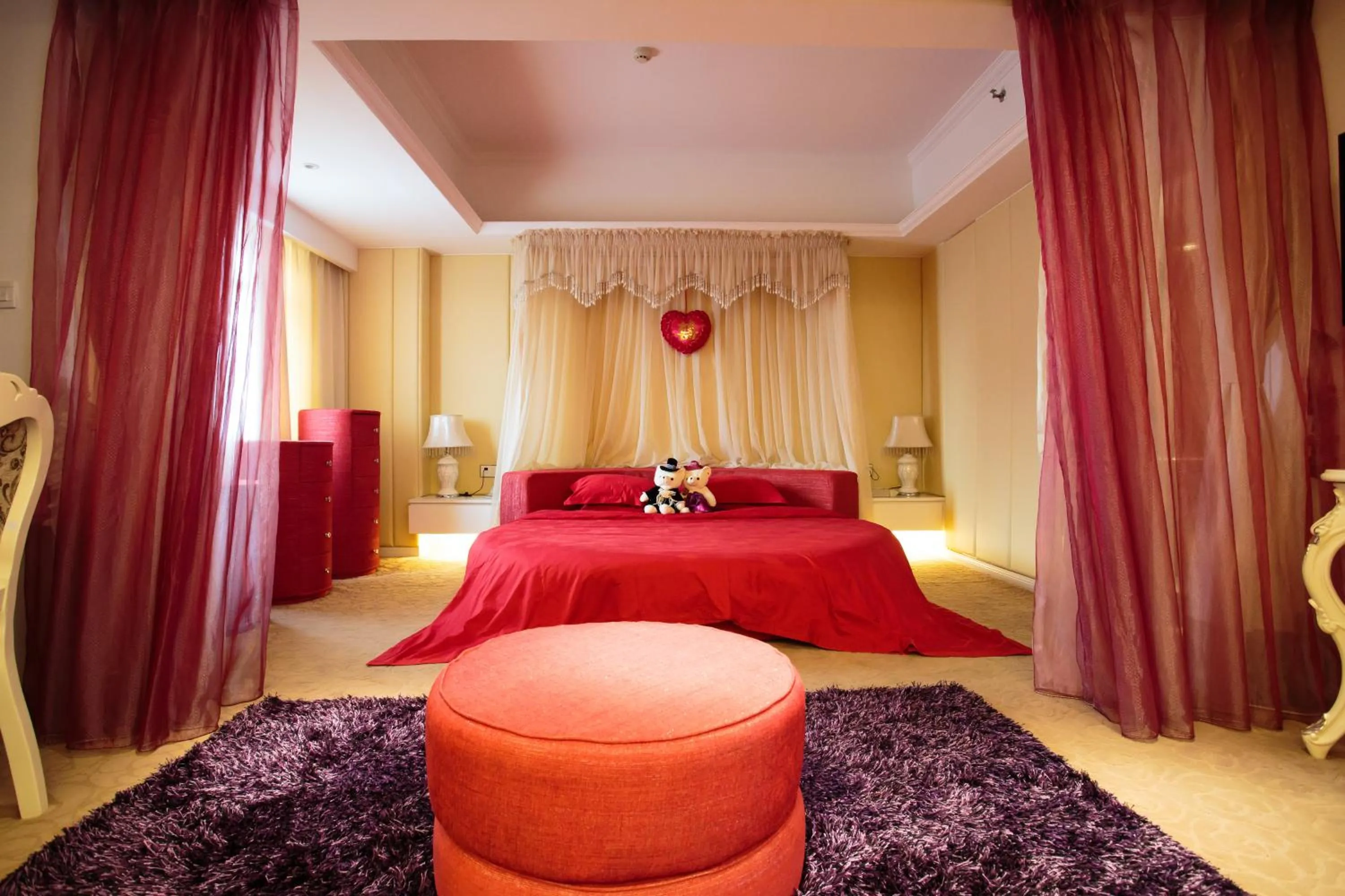 Bedroom, Bed in Zhengzhou Yuehai Hotel