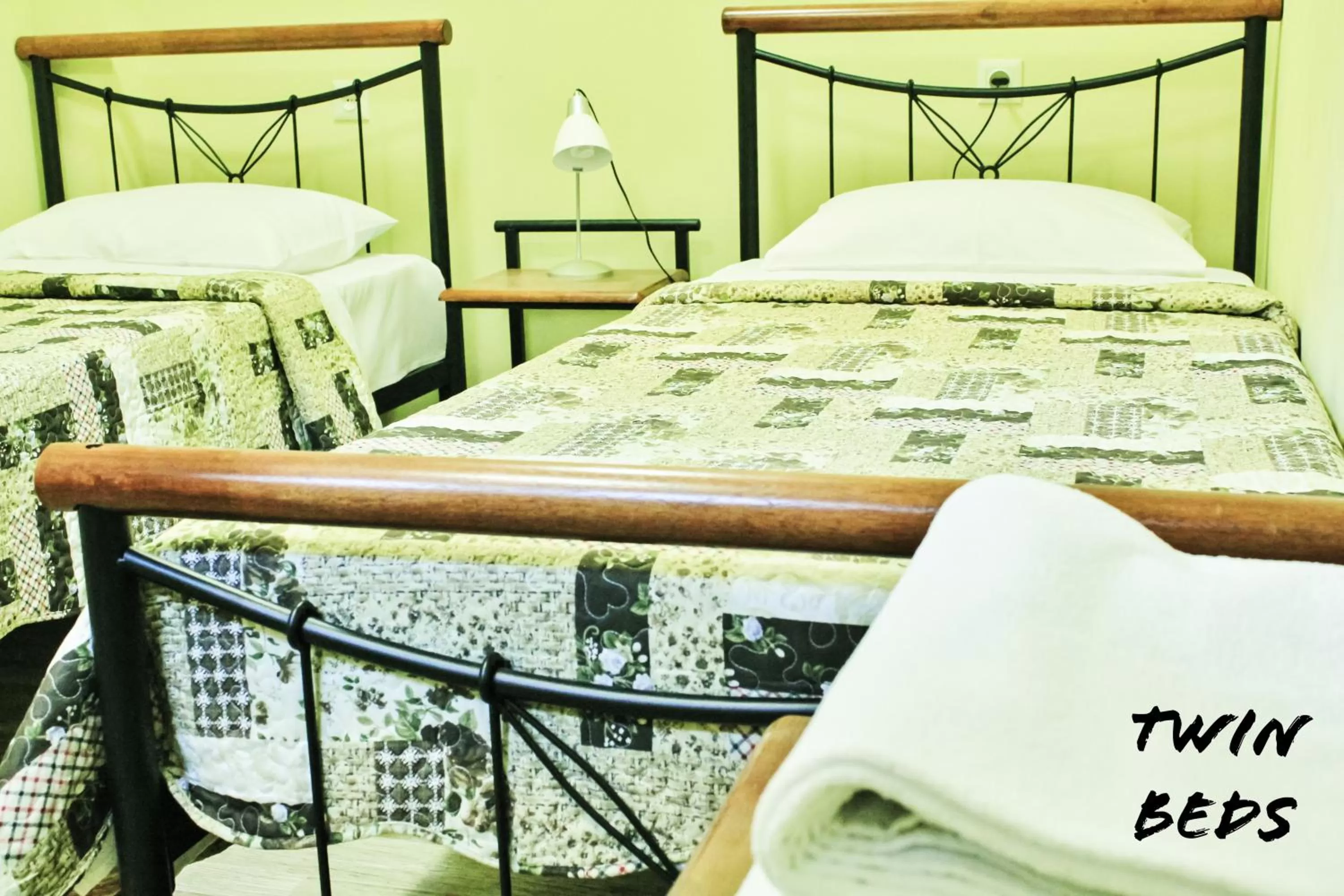 Twin Room with Private Bathroom in Red Fox Guesthouse