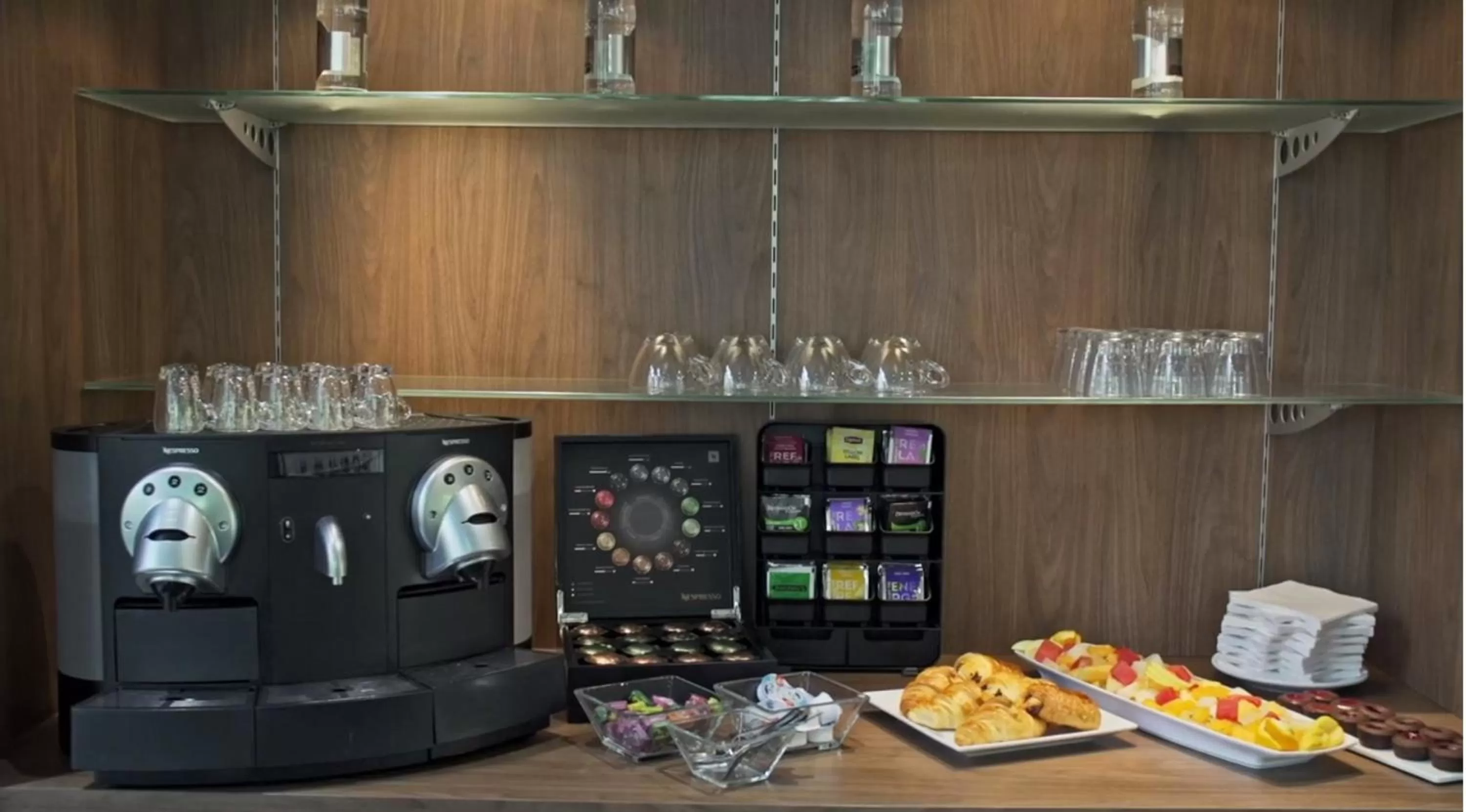 Food and drinks in Campanile Paris Ouest - Gennevilliers Barbanniers