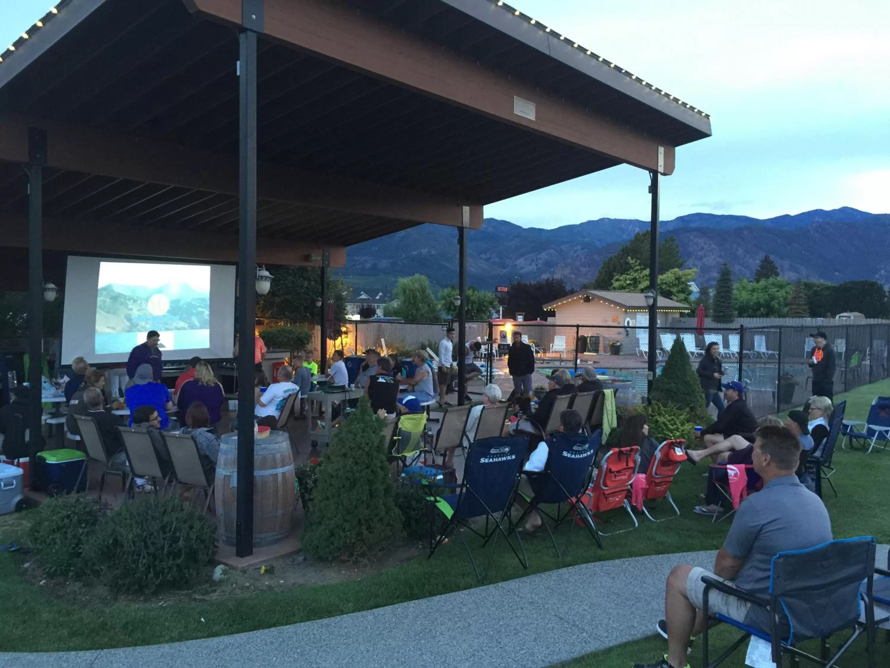 Evening entertainment in Mountain View Lodge