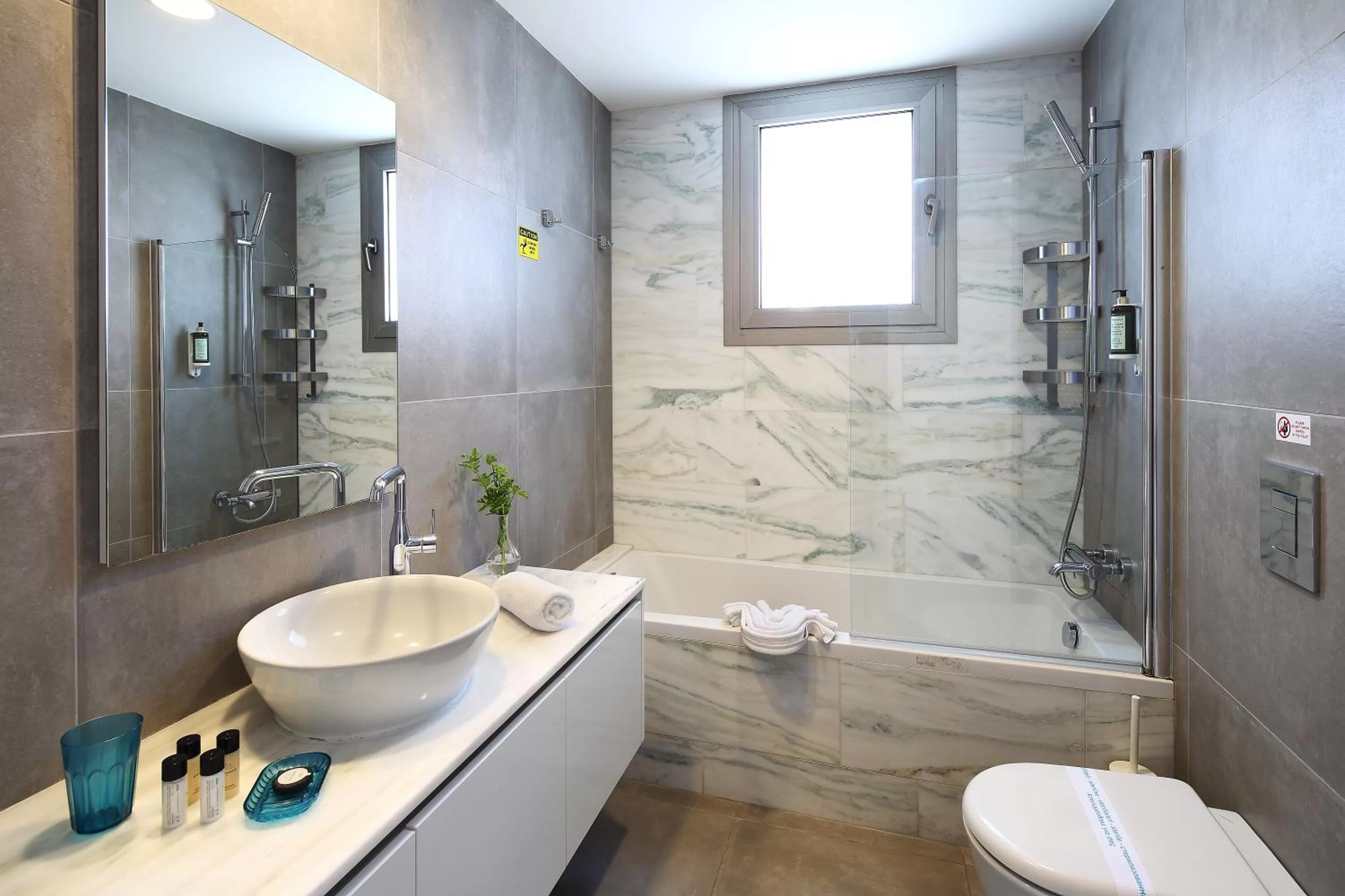 Toilet in Elysia Park