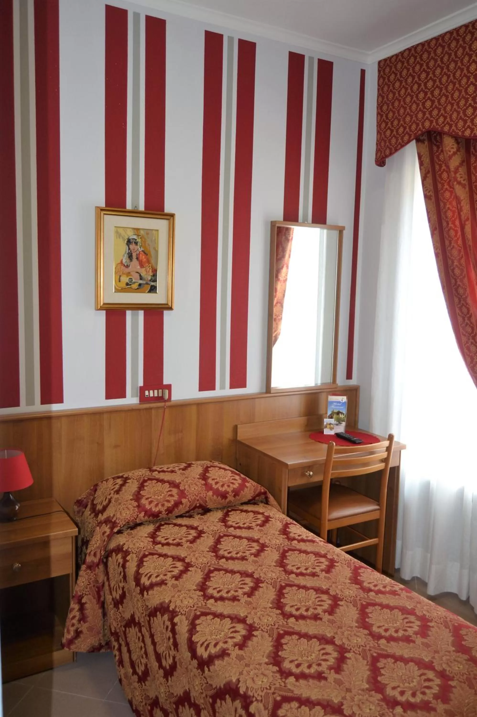 Bed in Hotel Facioni