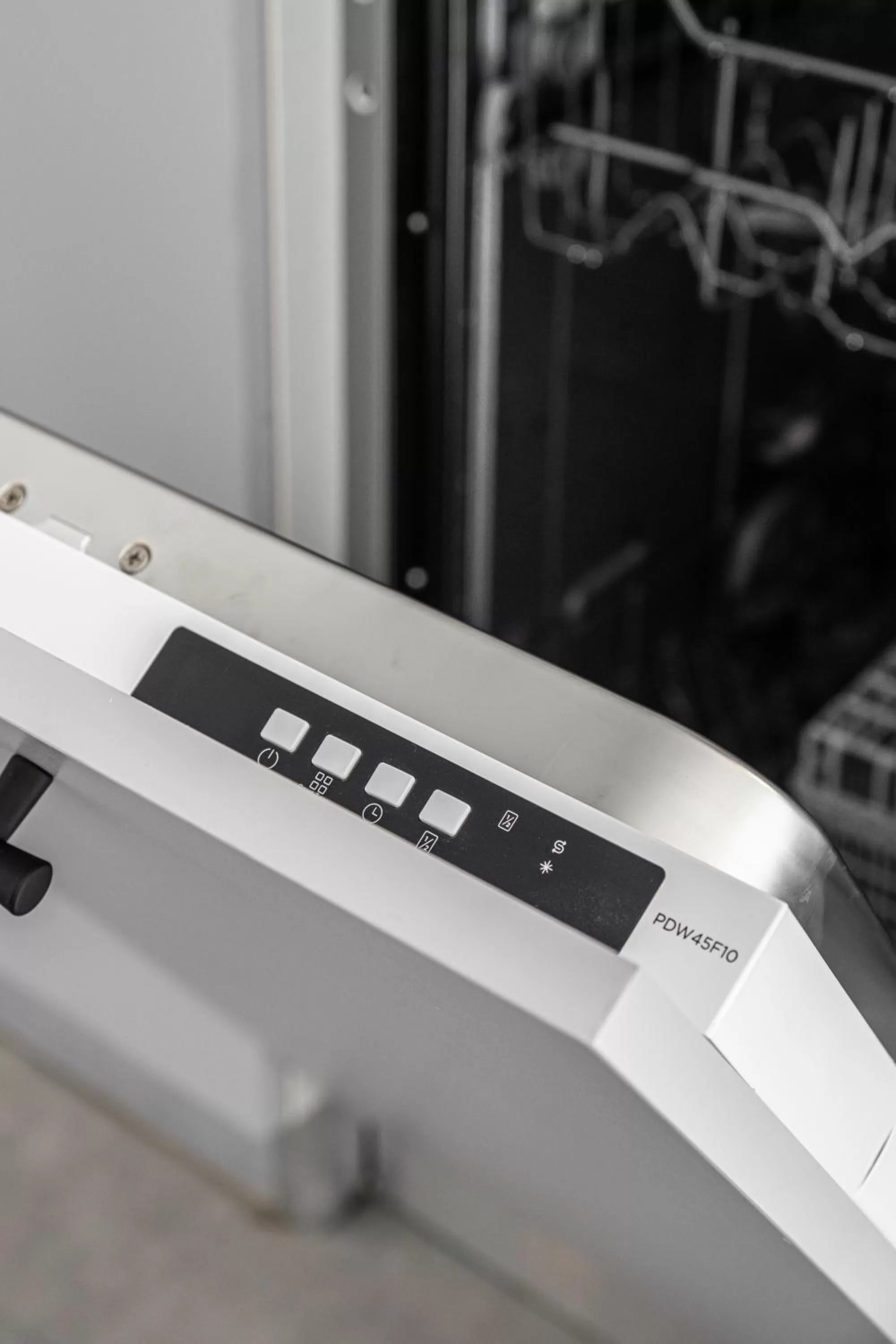 dishwasher in Mate GEORGE - By HOMY