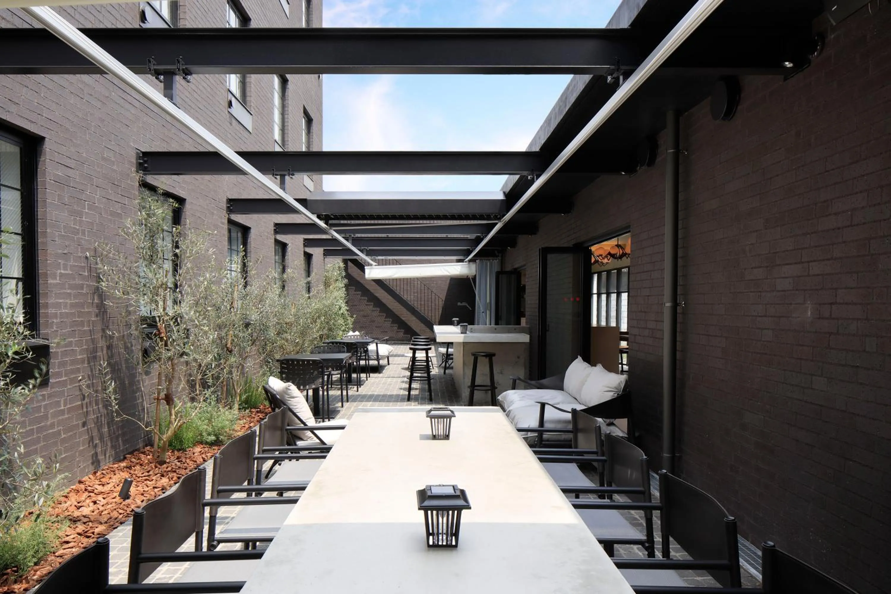 Restaurant/places to eat in HOTEL CEN