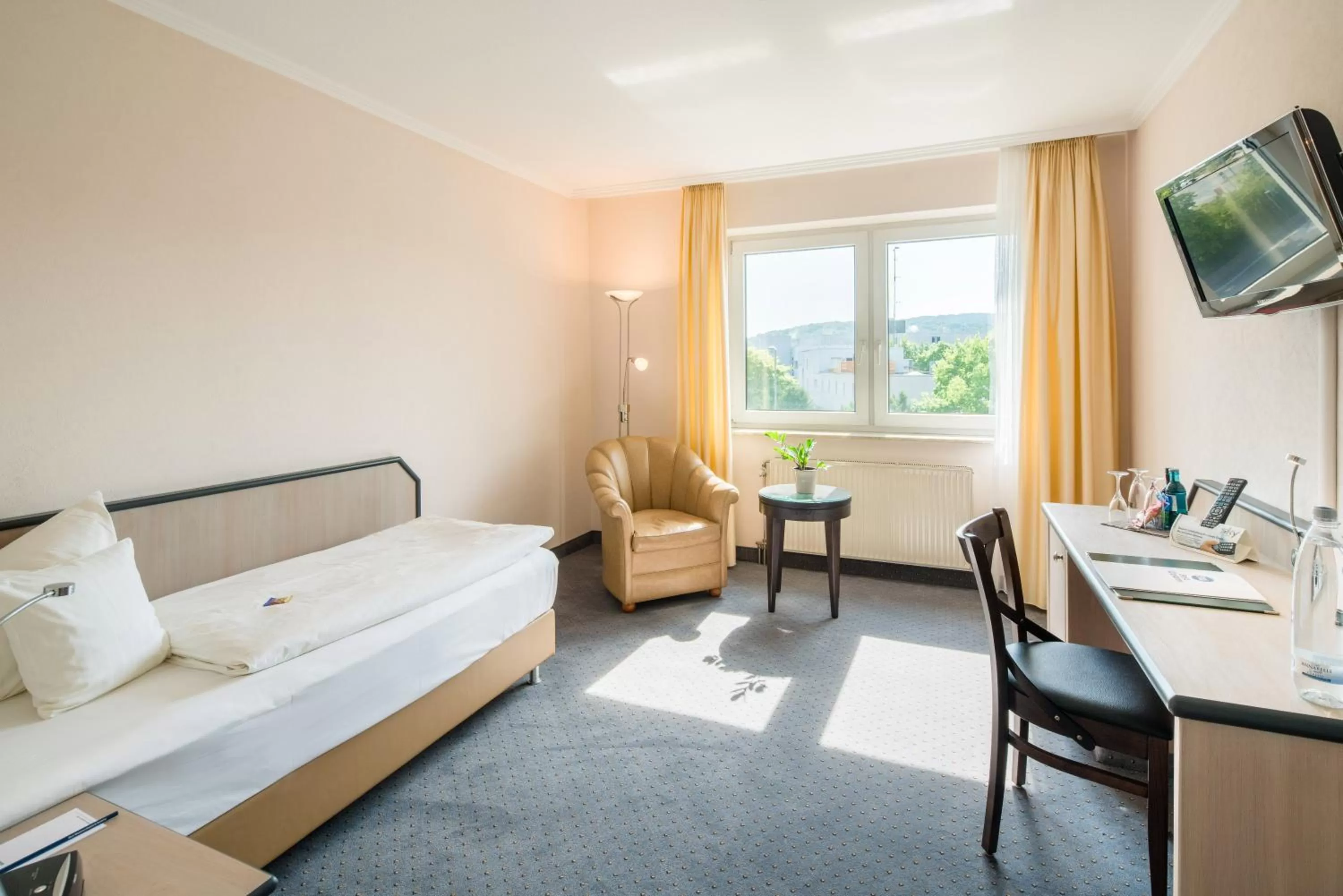 Photo of the whole room, Bed in Best Western Hotel Am Papenberg