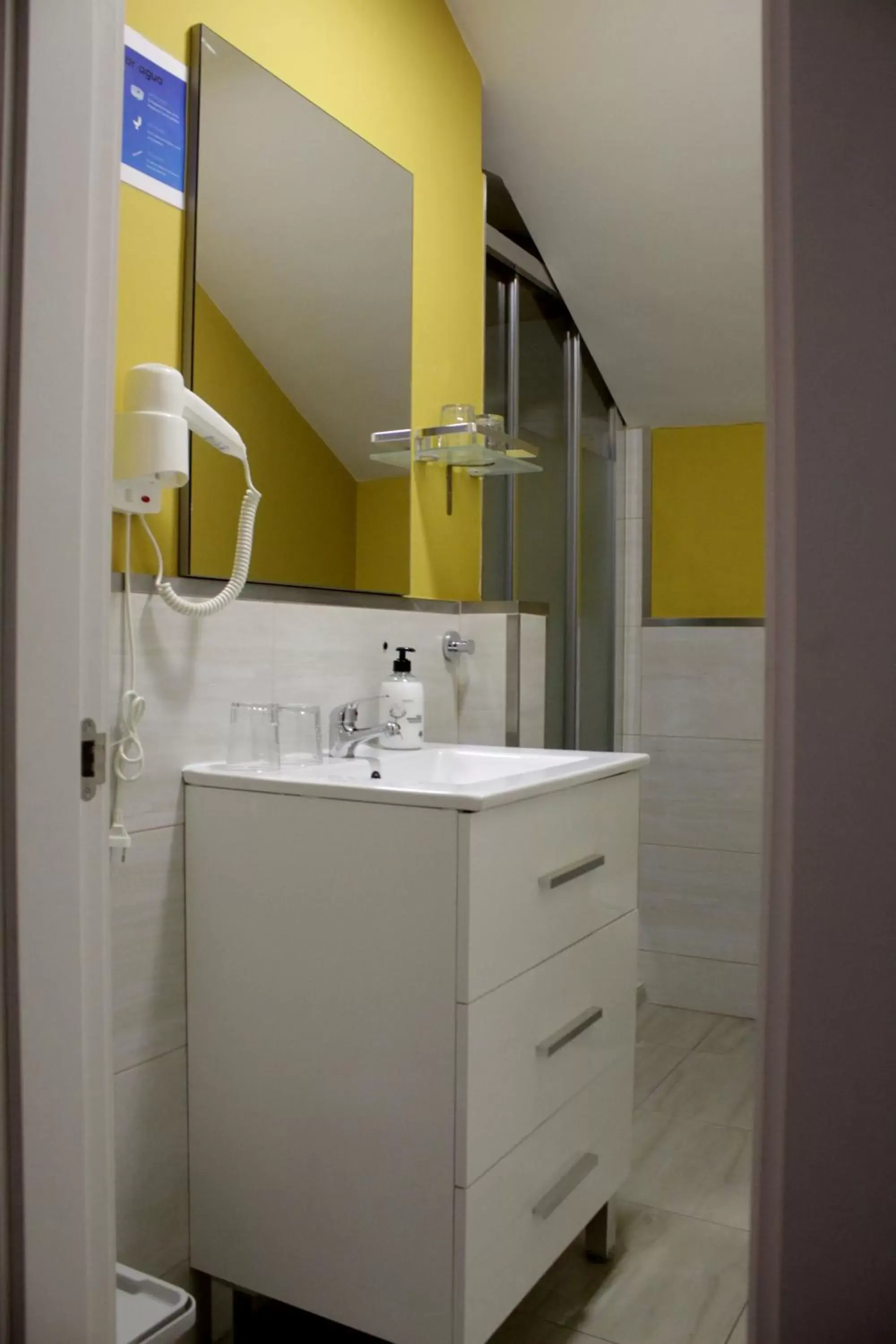 Triple Room in Hotel Boutique Rosal Oviedo Triple Room in Hotel Boutique Rosal Oviedo