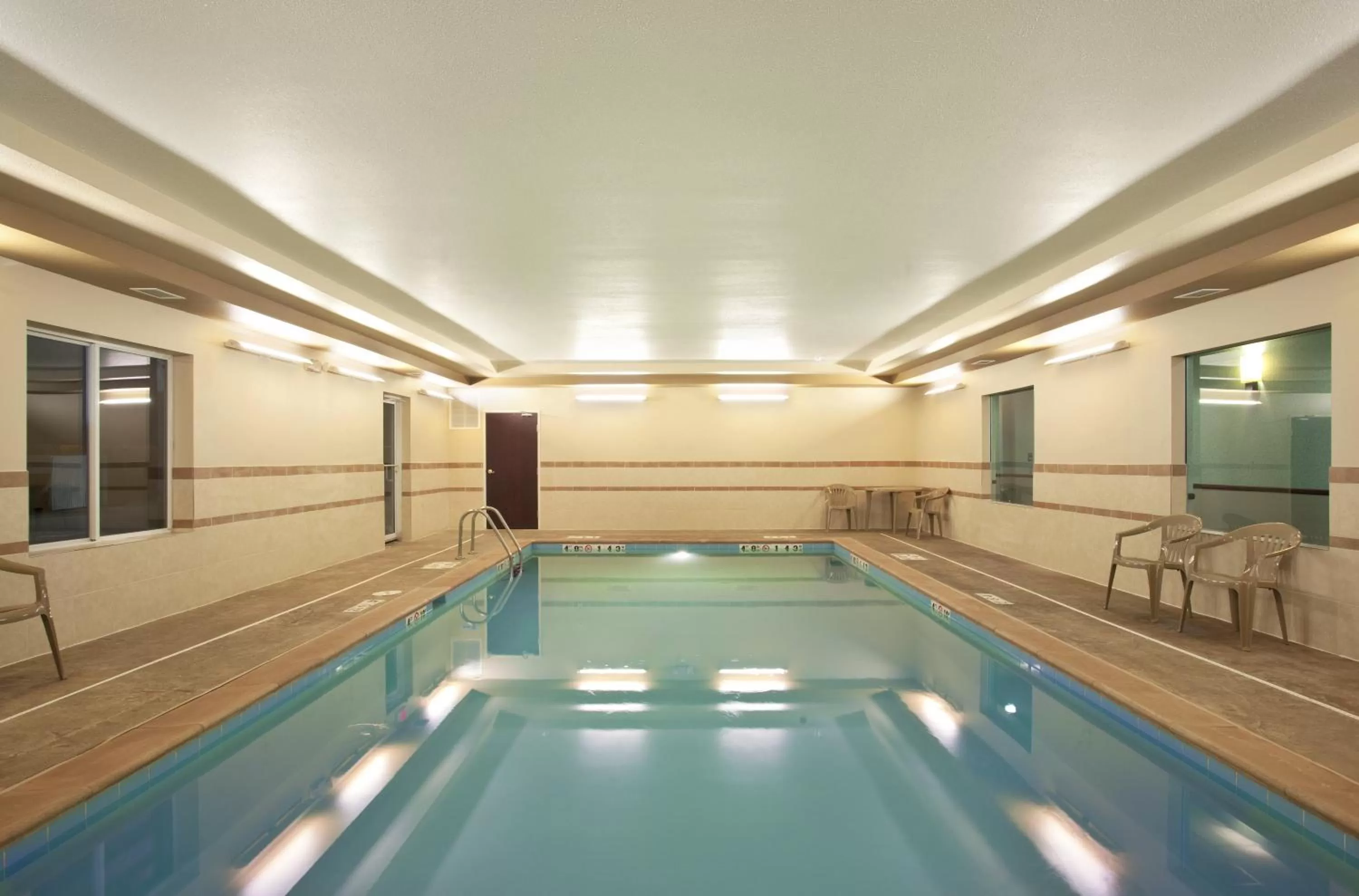 Swimming pool in Holiday Inn Express Le Roy, an IHG Hotel