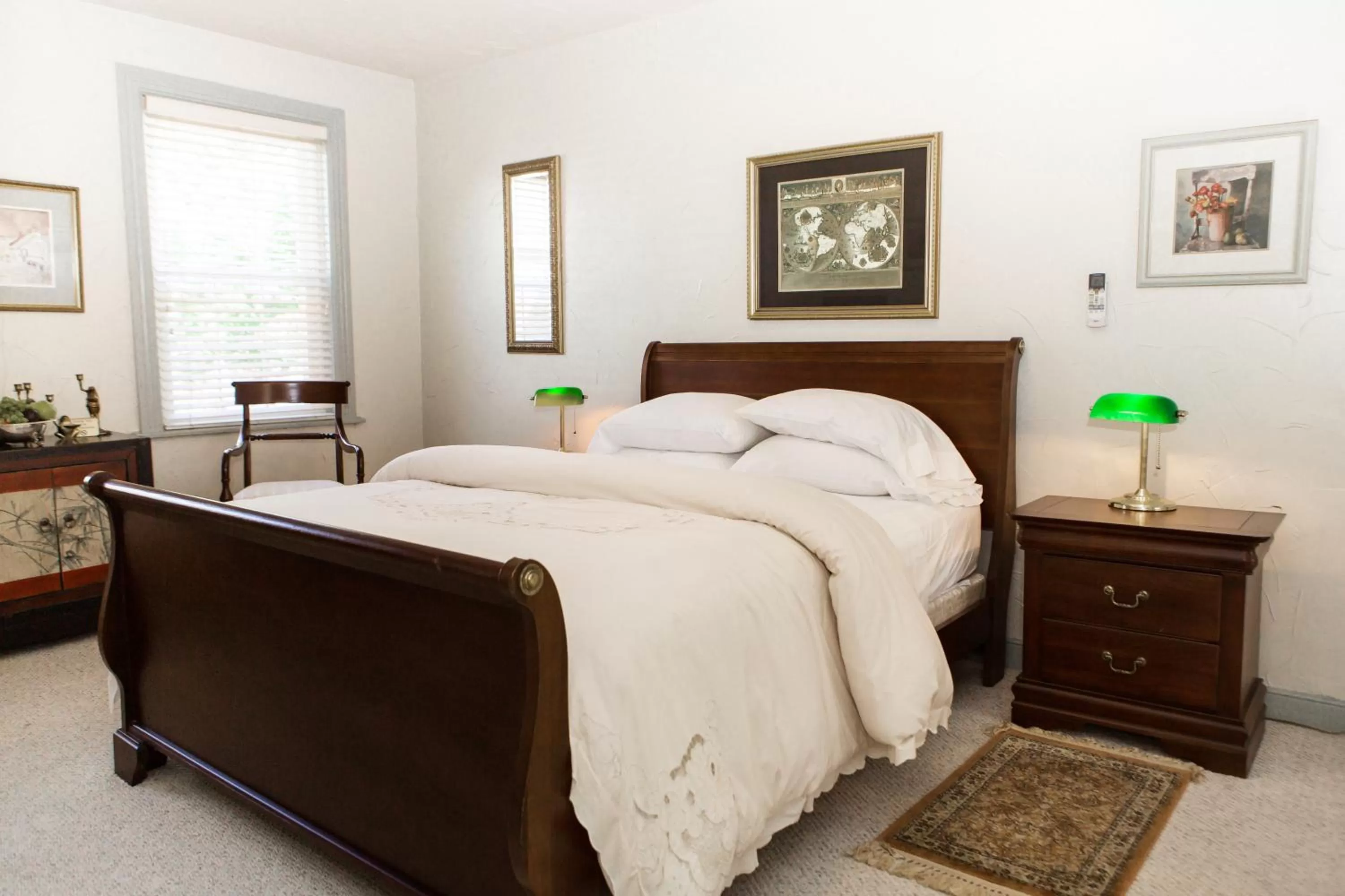 Bedroom, Bed in James Buchanan Hotel, Trademark Collection by Wyndham