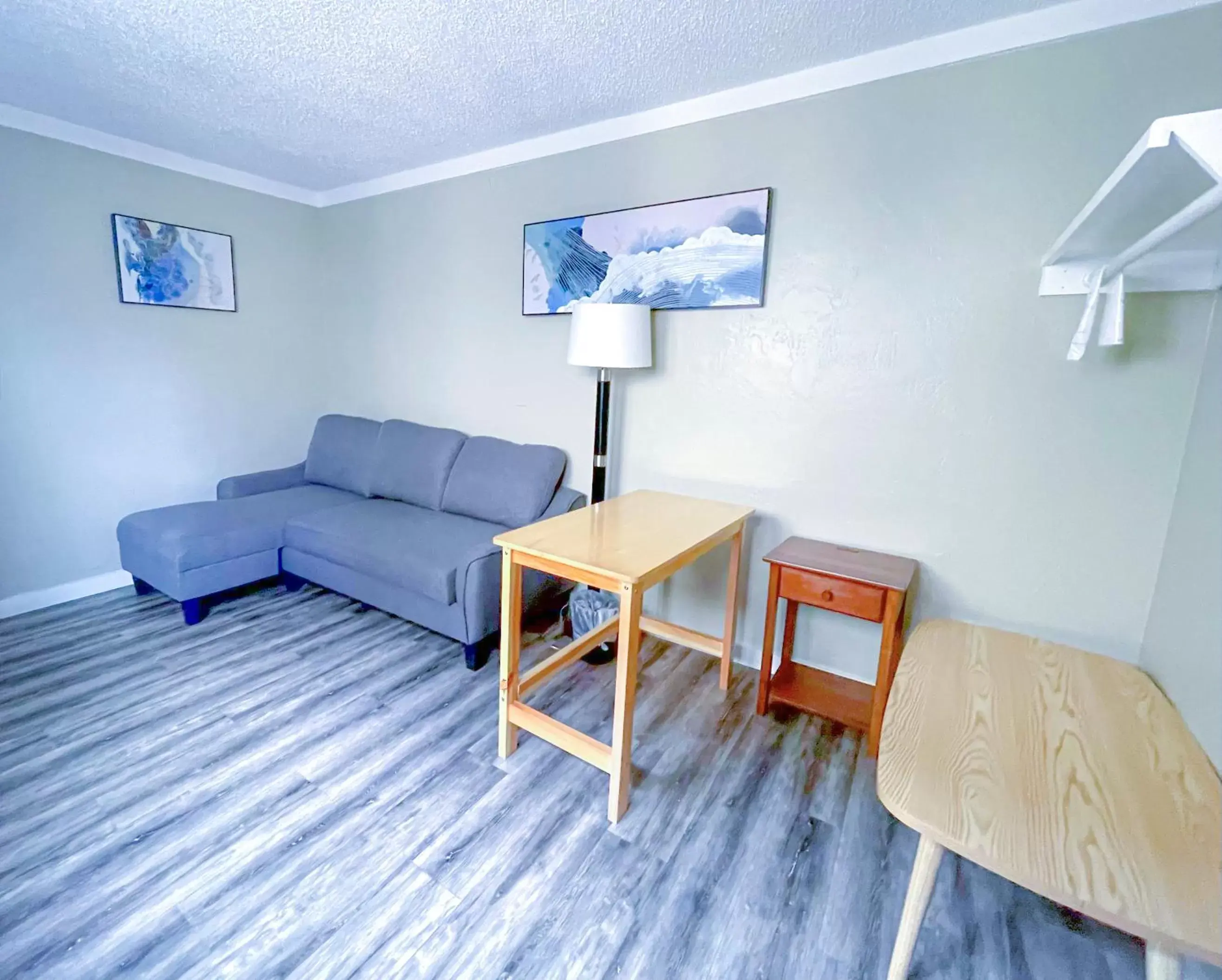 King Suite - Non-Smoking in Omeo Suites Glass Beach King Suite - Non-Smoking in Omeo Suites Glass Beach