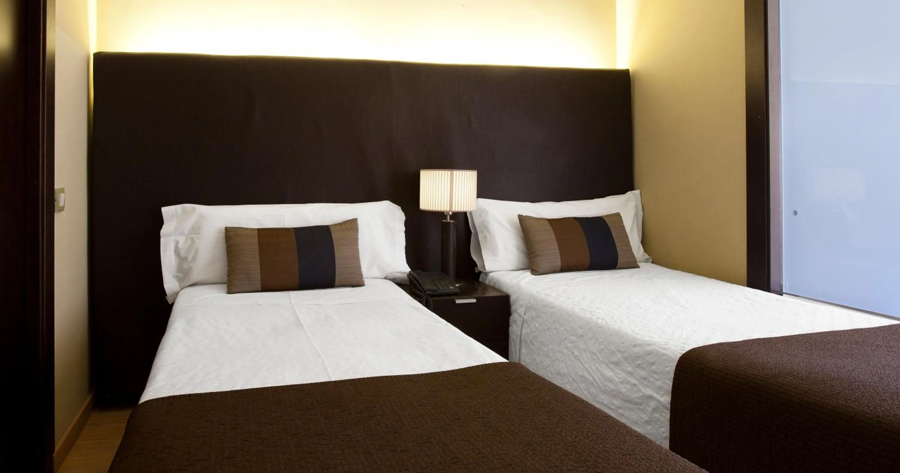 Photo of the whole room, Bed in Senator Barcelona Apartments