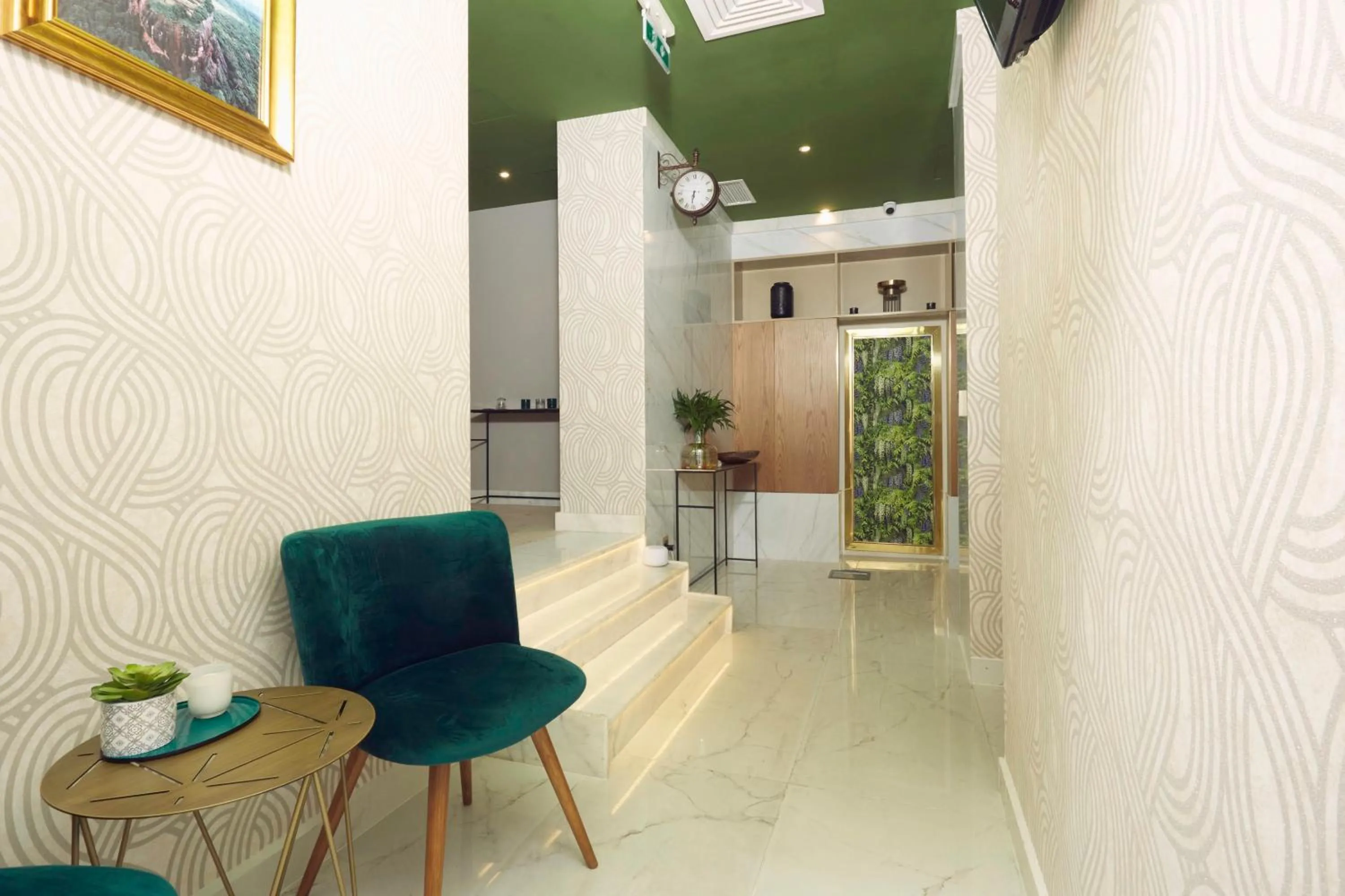 Spa and wellness centre/facilities in Number One Oxford Street Hotel & Suites