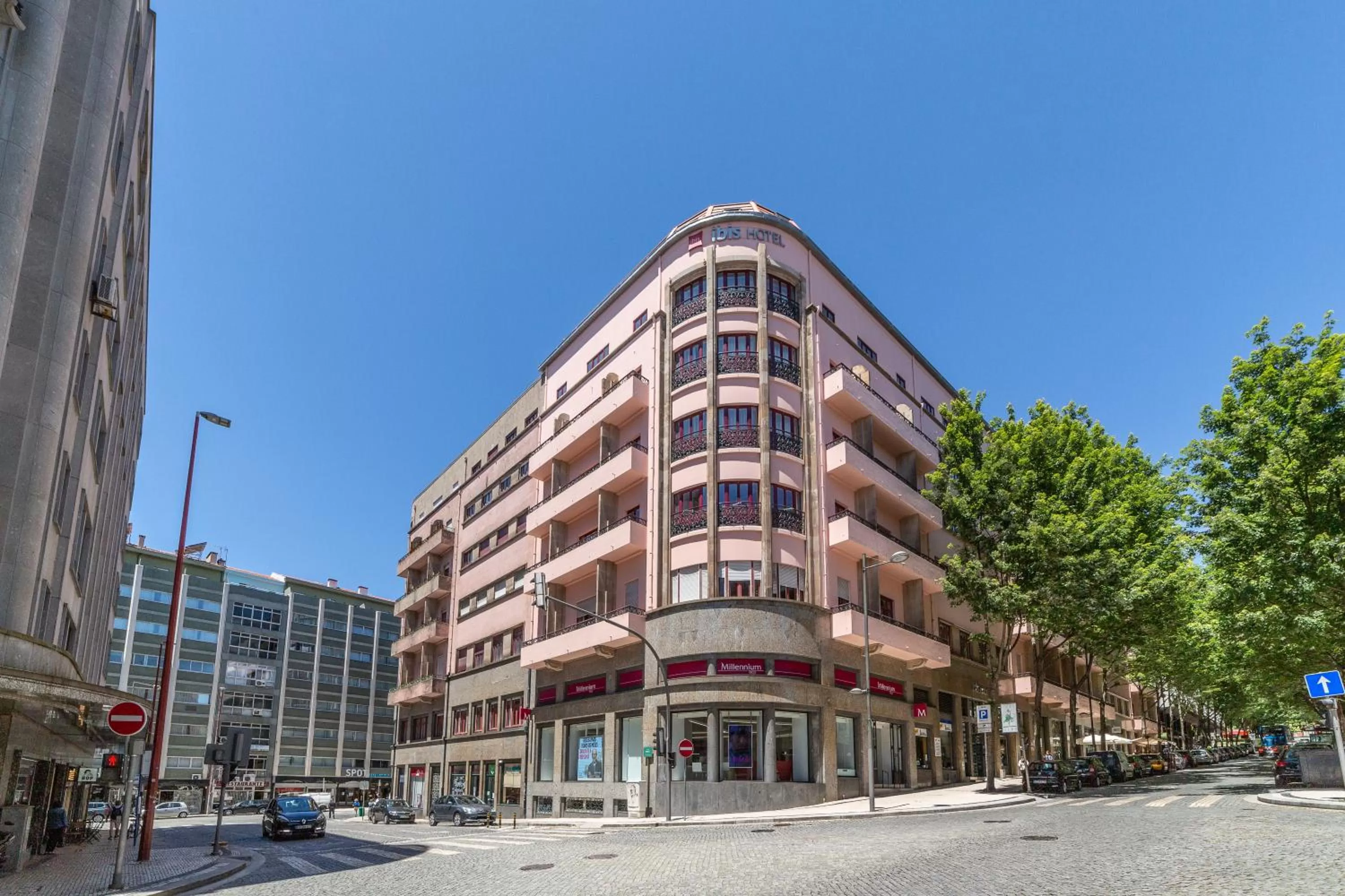 Property building in ibis Porto Centro Mercado Bolhao