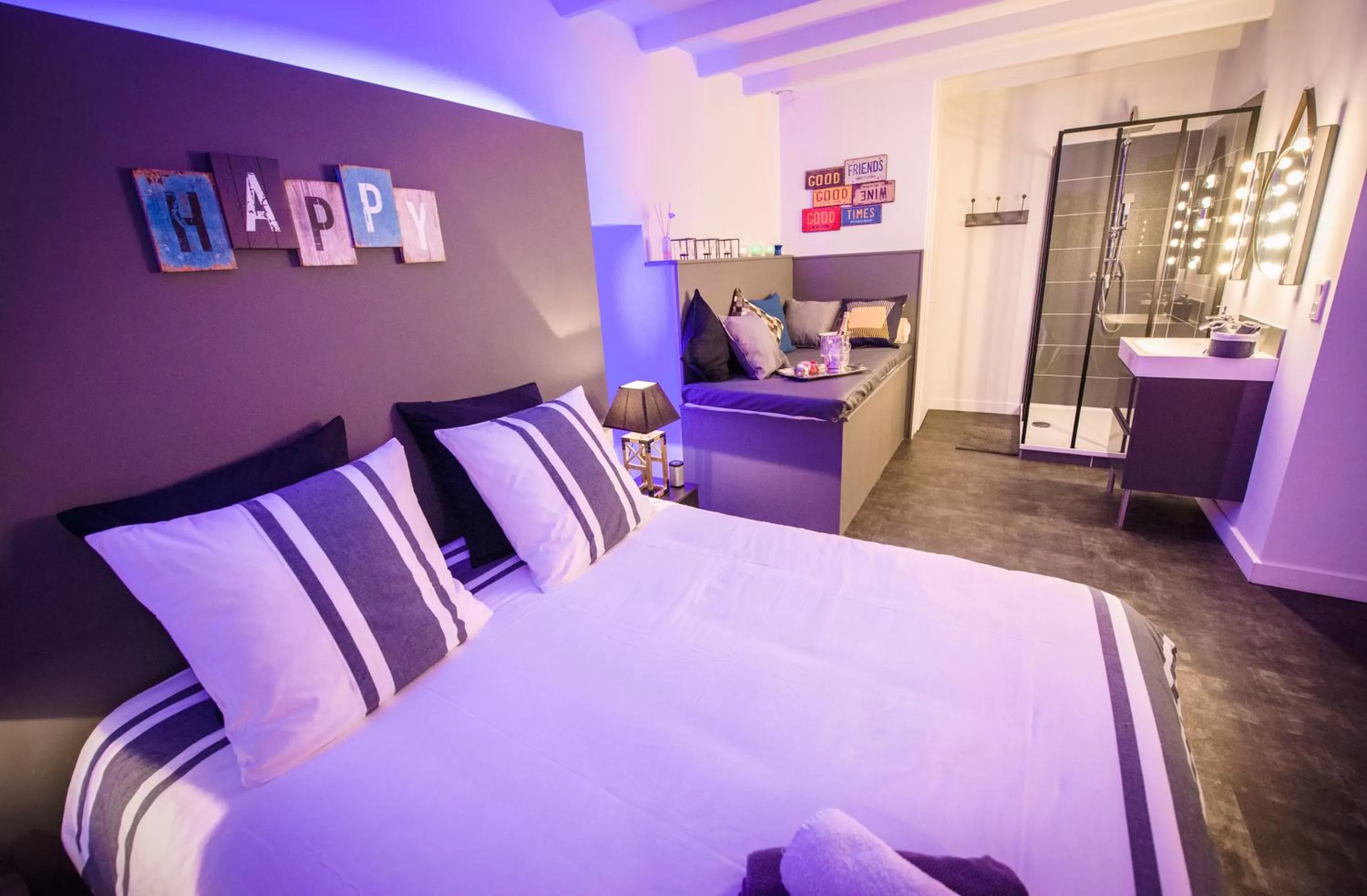 Photo of the whole room, Bed in La Maison Gustave