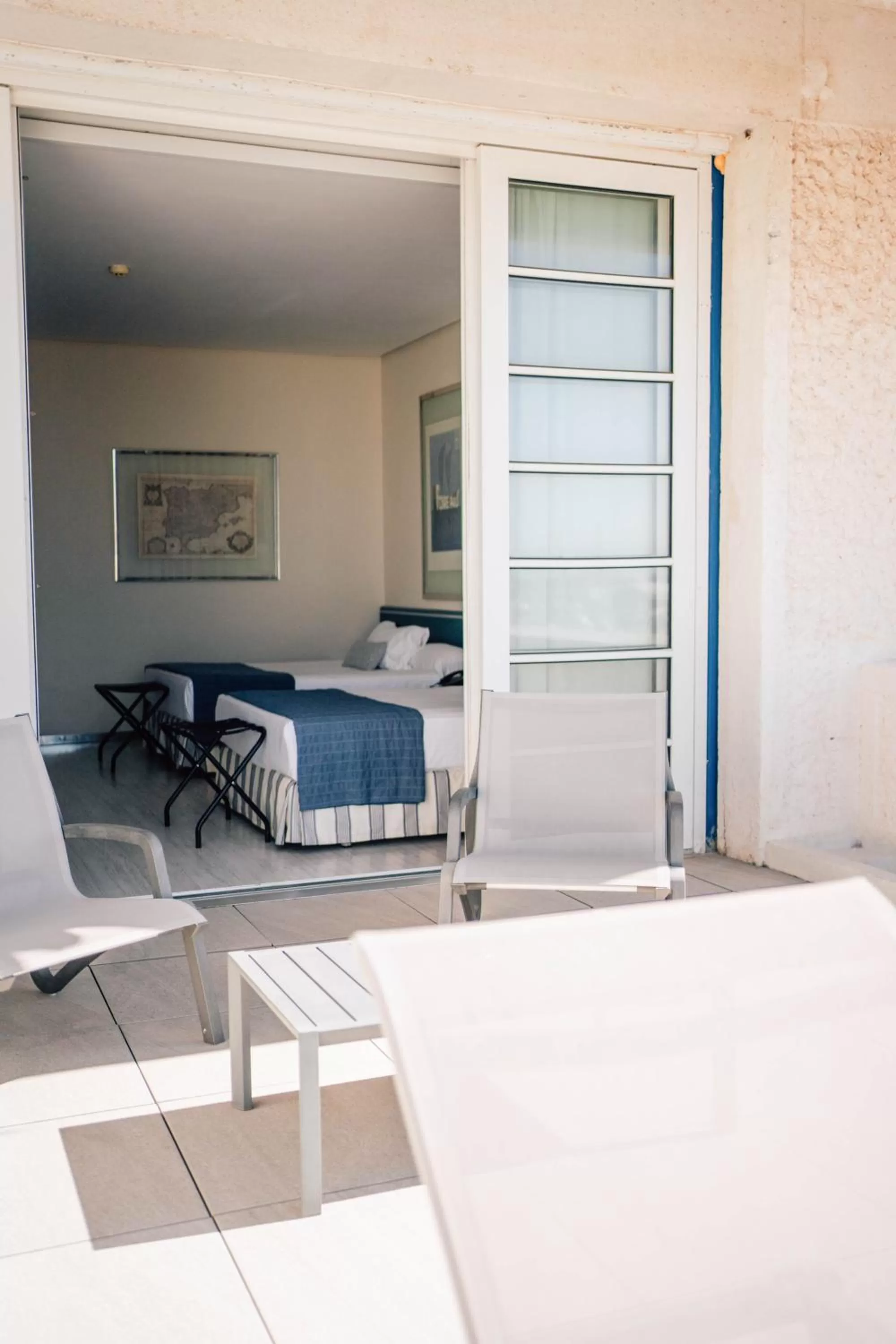 Balcony/Terrace, Bed in Hotel Puerto Sherry