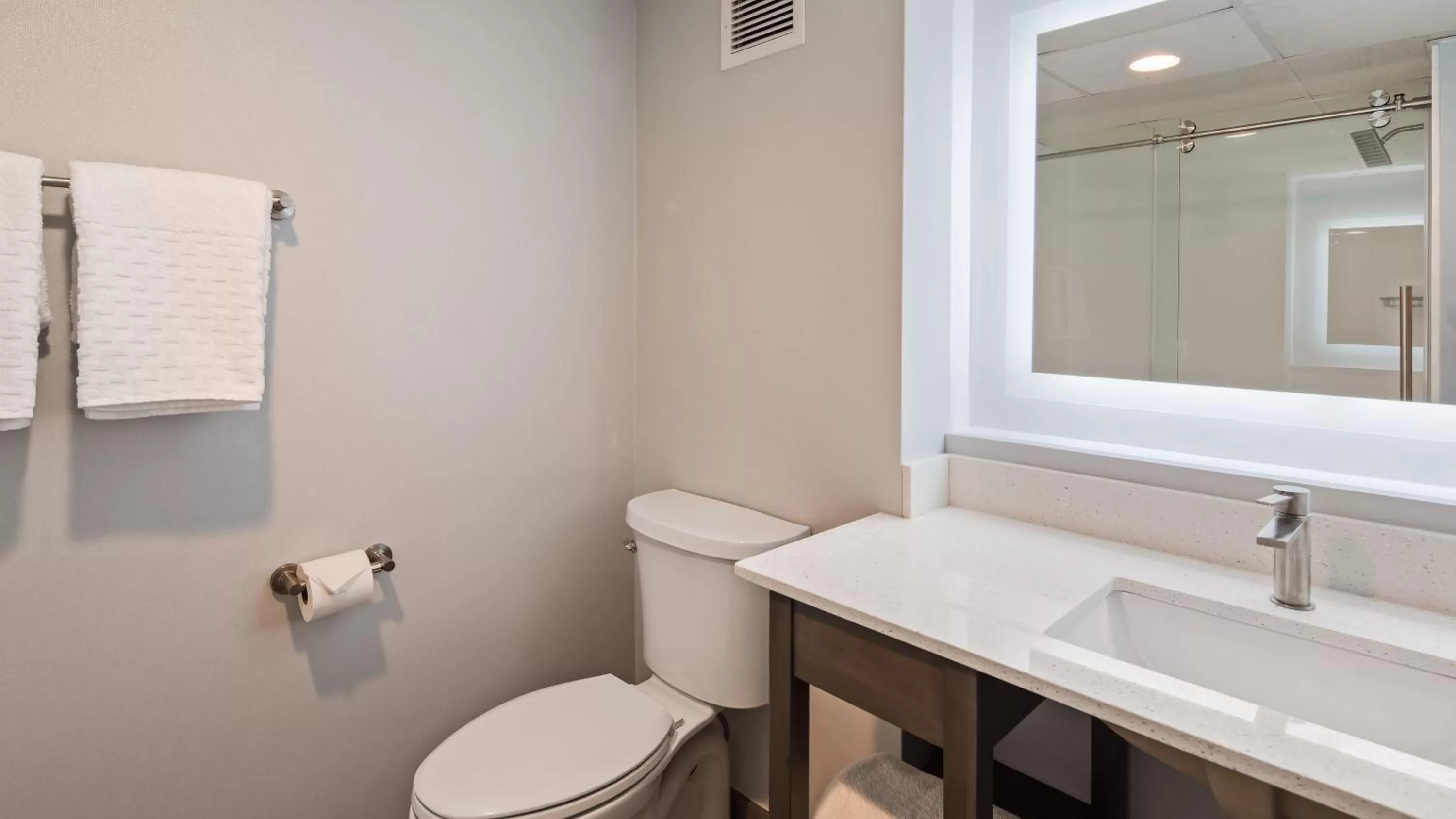 Bathroom in Best Western Plus Alexandria Fort Belvoir