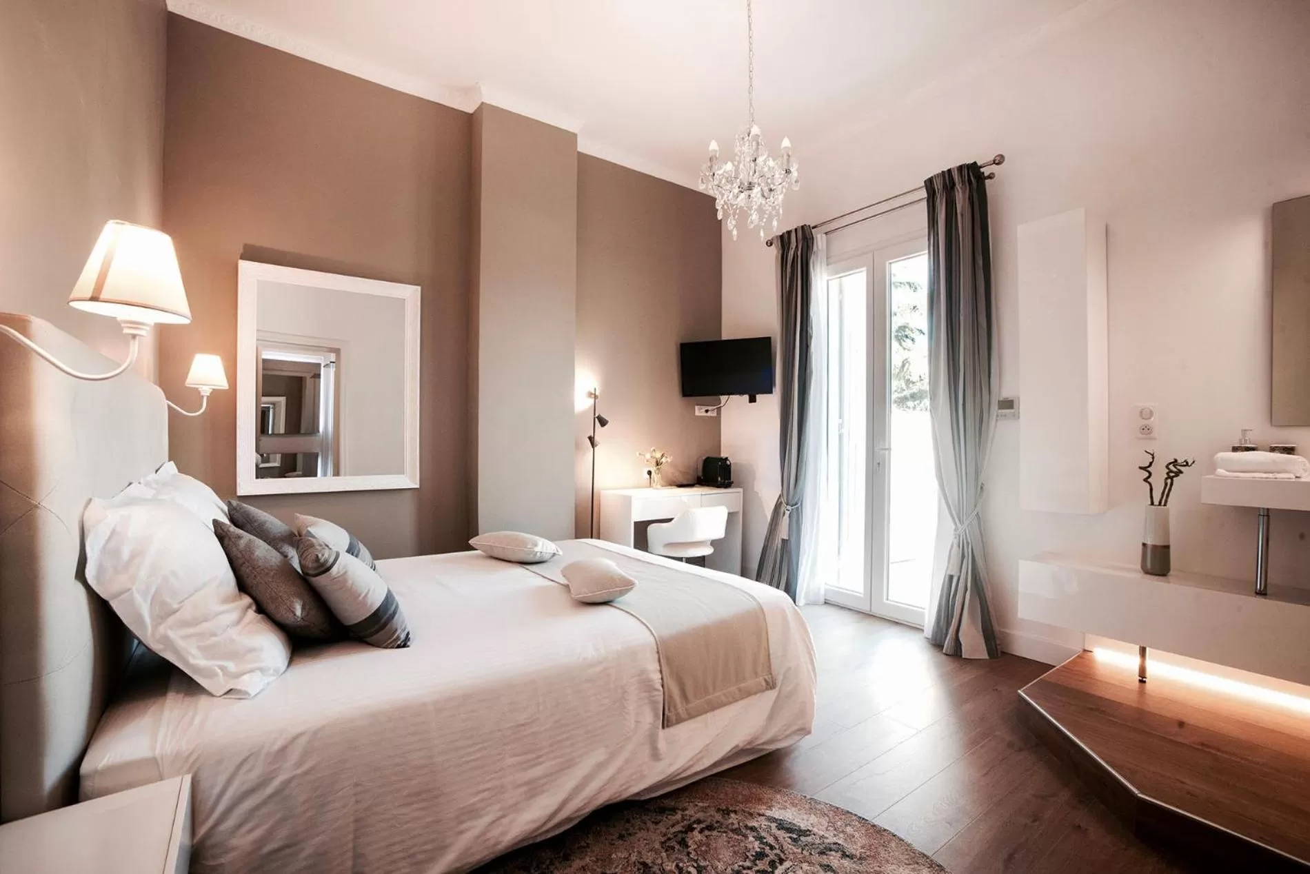 Bed in La Domitia - Maison d'hôtes, massages & bien-être