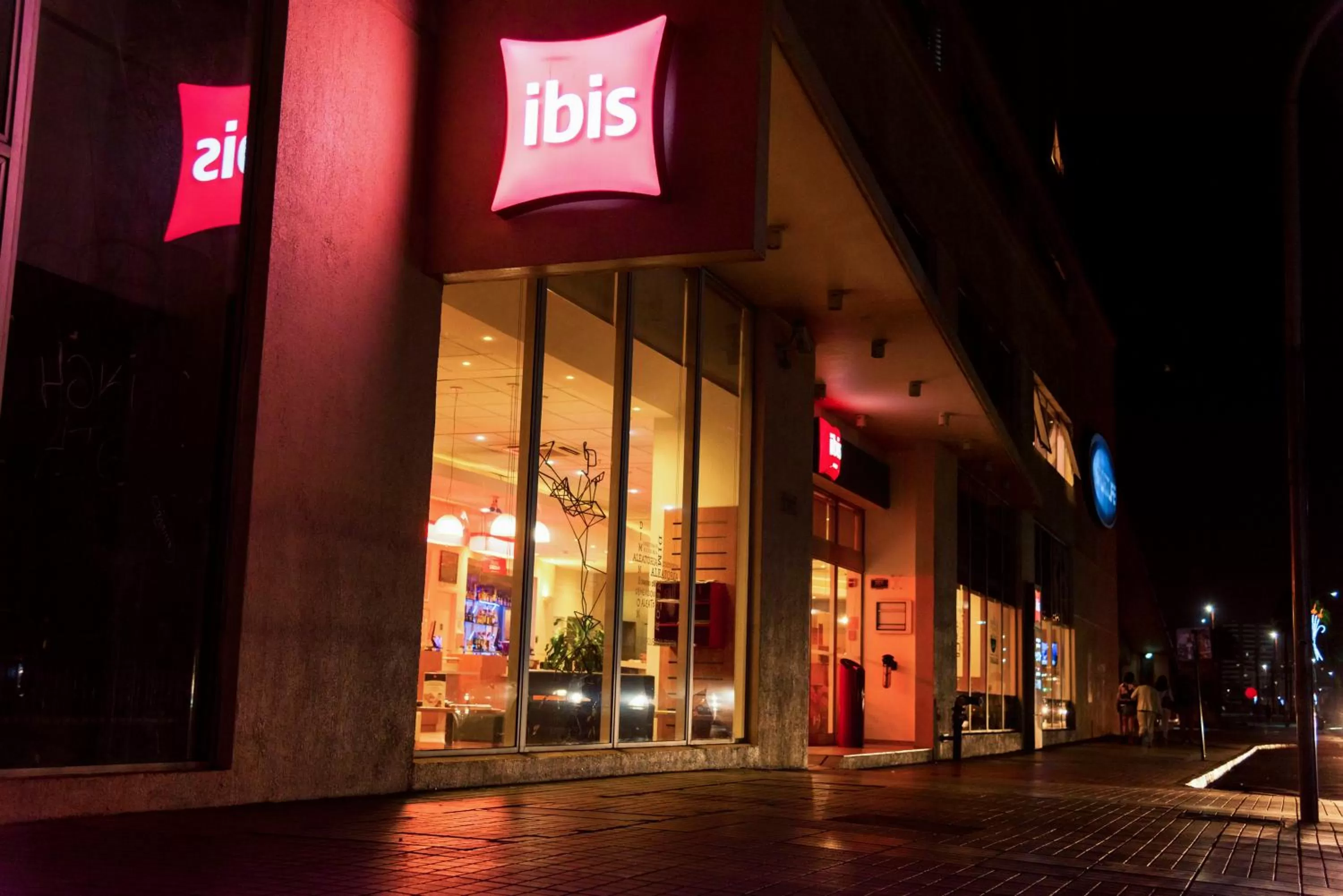 Facade/entrance in ibis Valparaiso