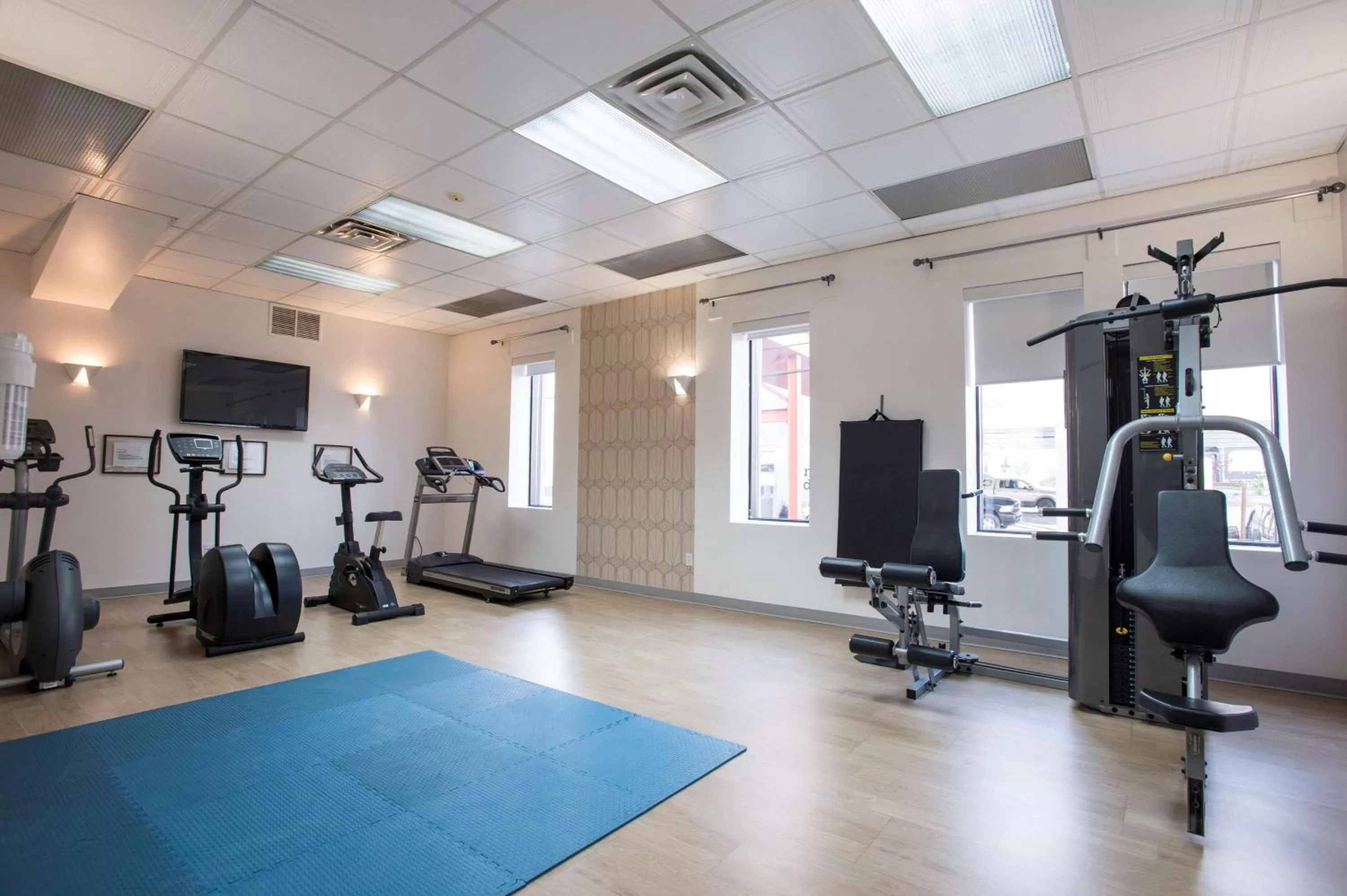 Fitness centre/facilities in Hôtel Albert par G5