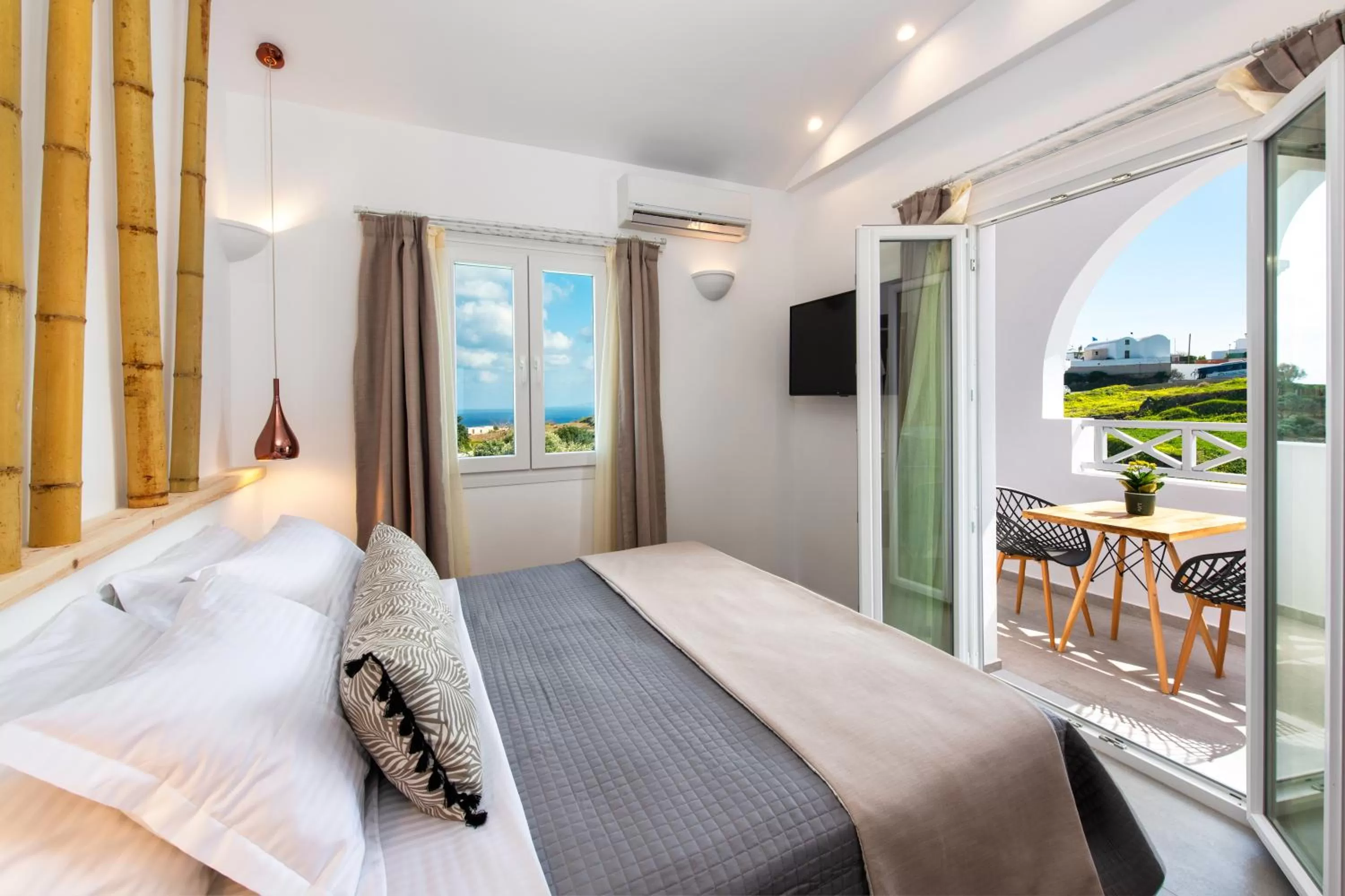 Balcony/Terrace, Bed in Abasa Suites