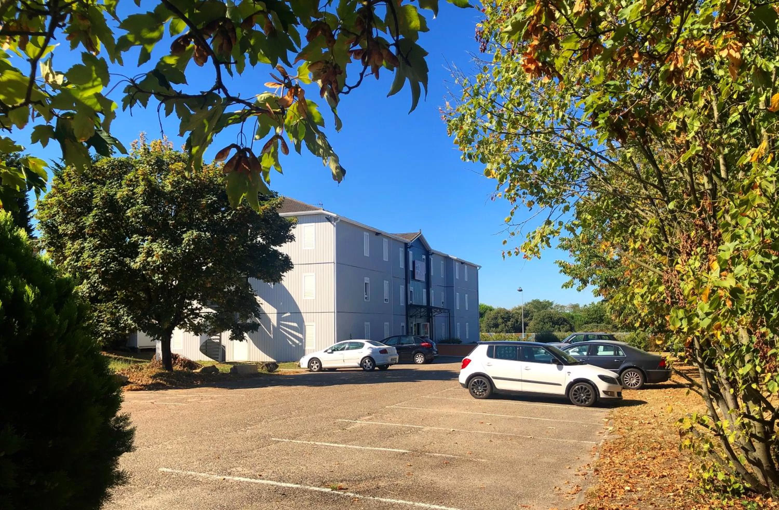 Property building in my HOTEL Bordeaux