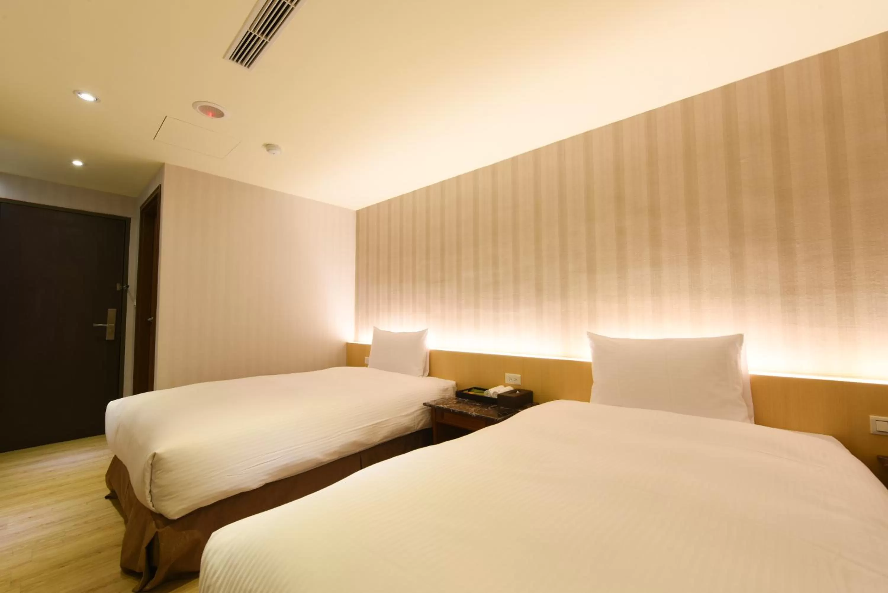 Photo of the whole room in Simple Life Kaohsiung