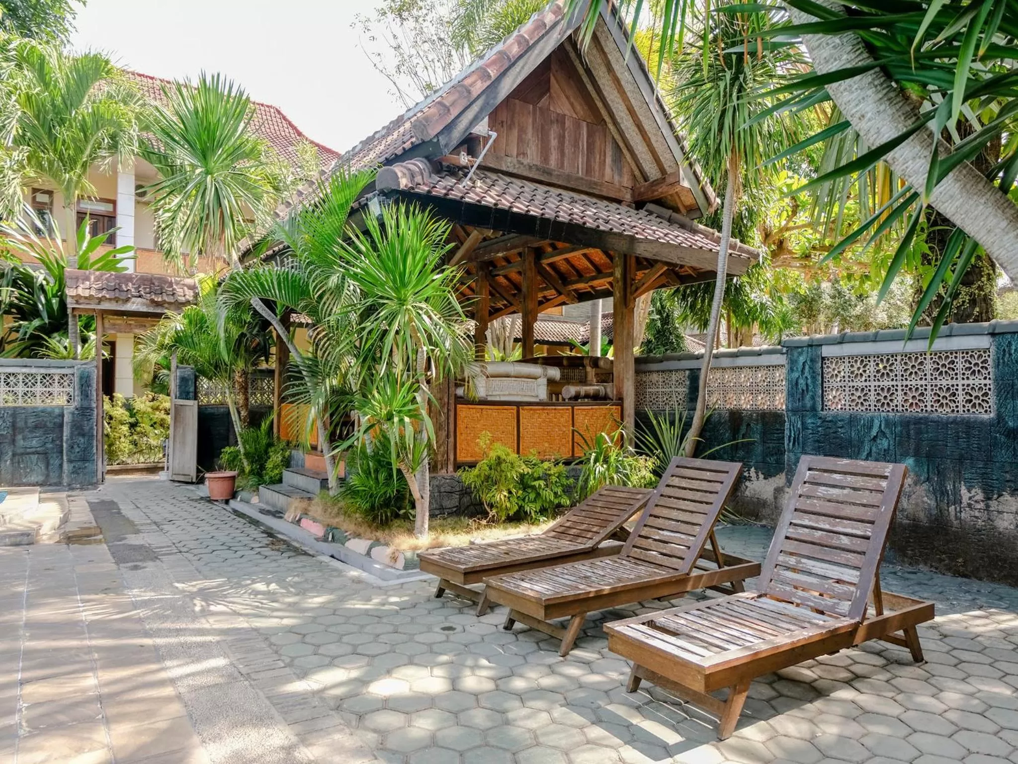 Property building in Hotel Mahkota Plengkung by ecommerceloka