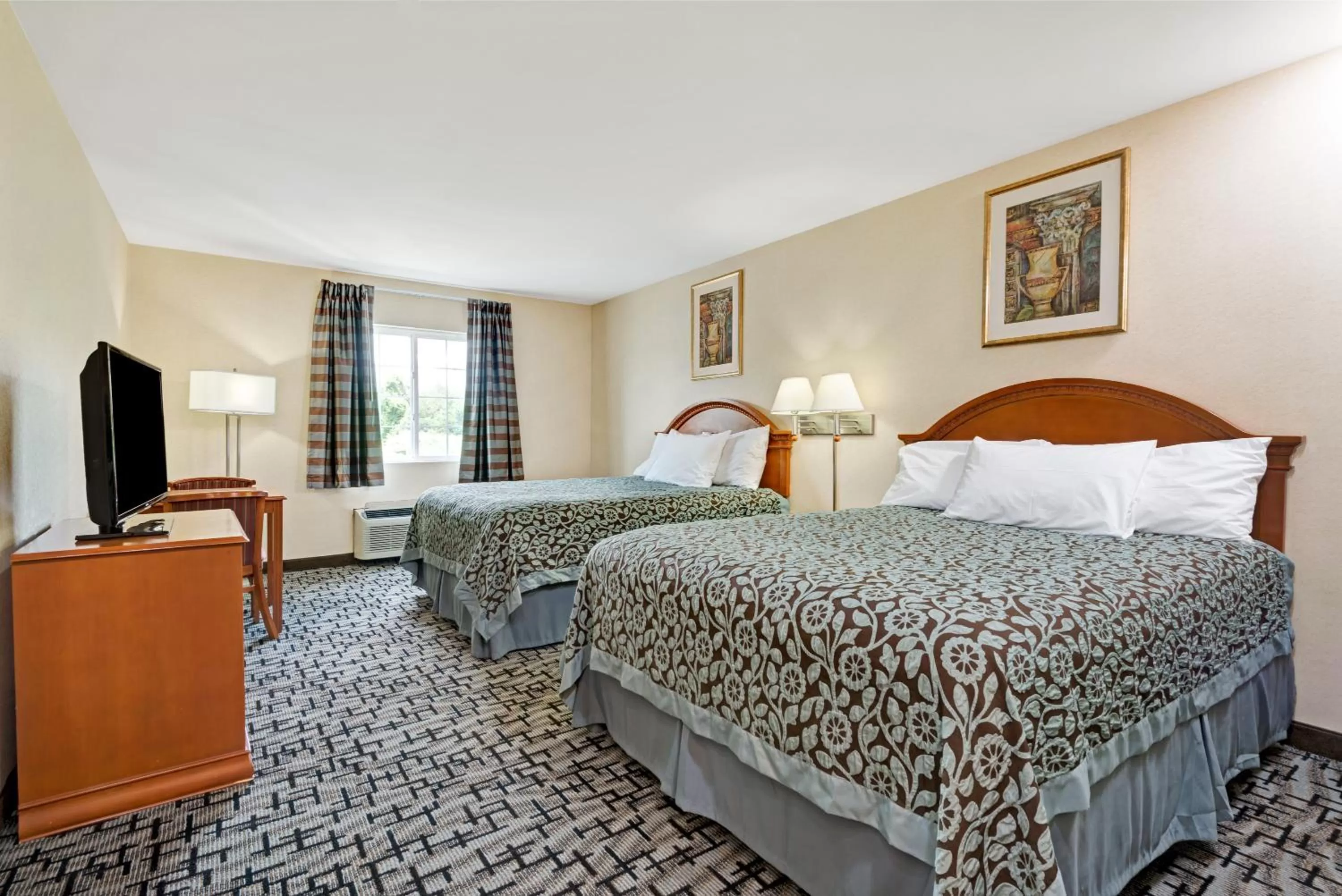 Queen Room with Two Queen Beds - Smoking in Days Inn by Wyndham Bethel - Danbury