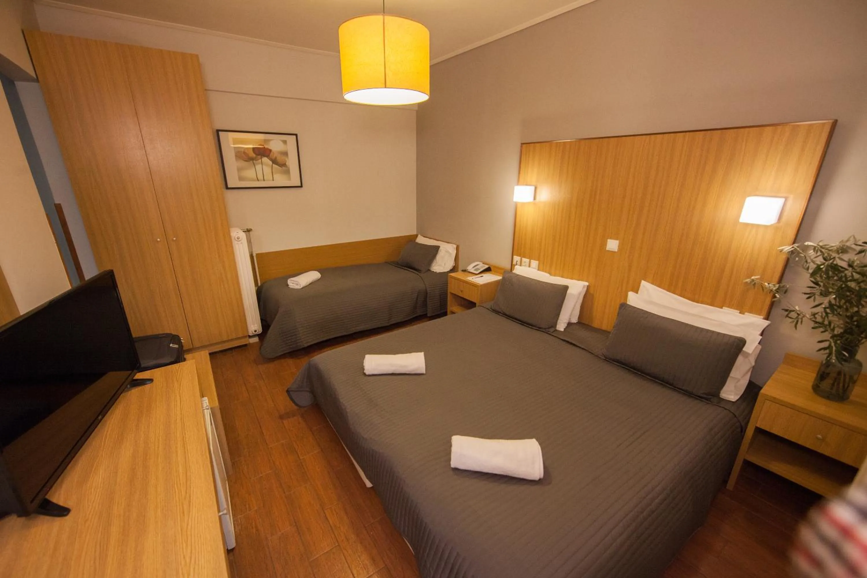 Staff, Bed in Myrto Hotel