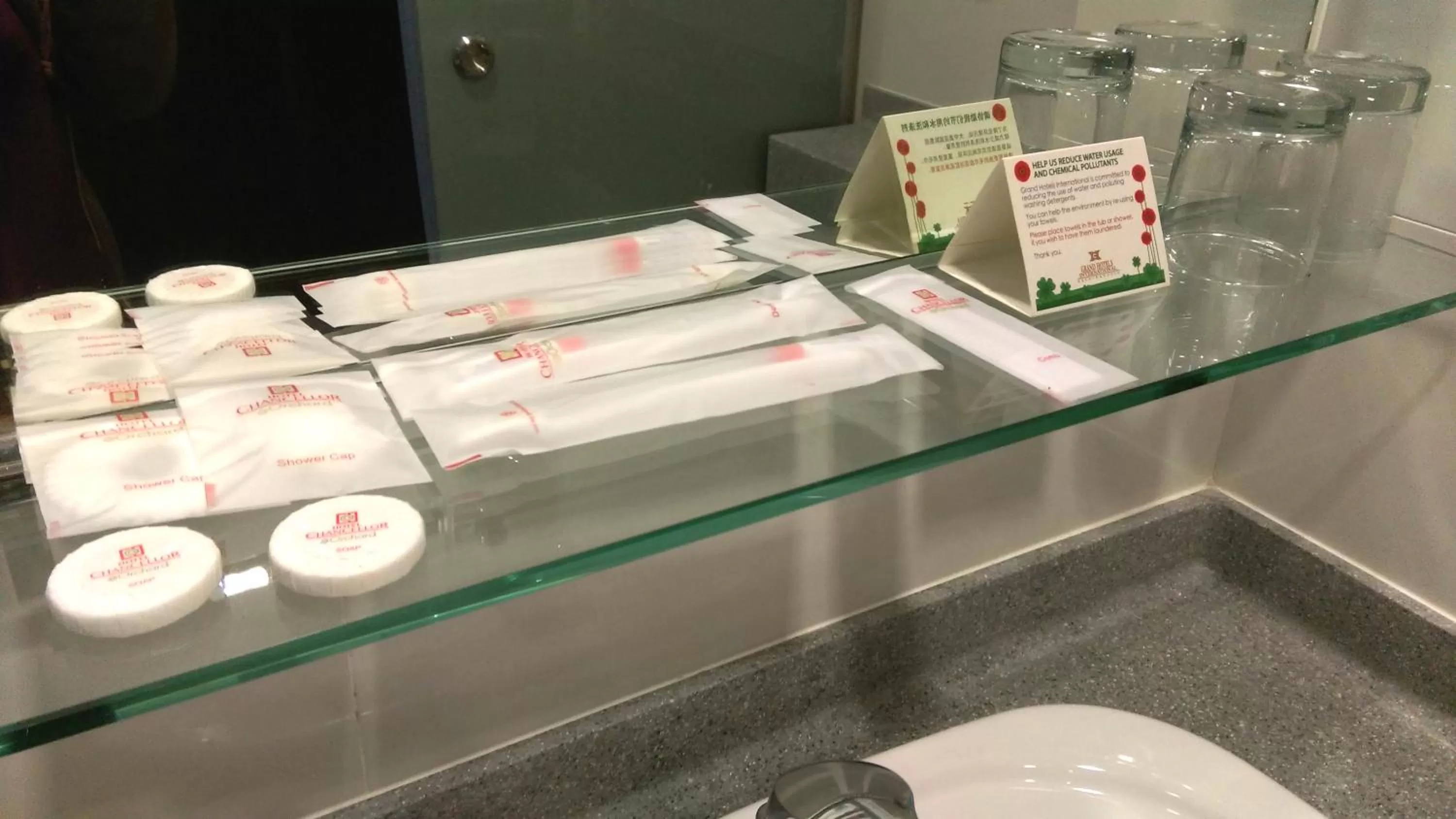 Toilet in Hotel Chancellor@Orchard