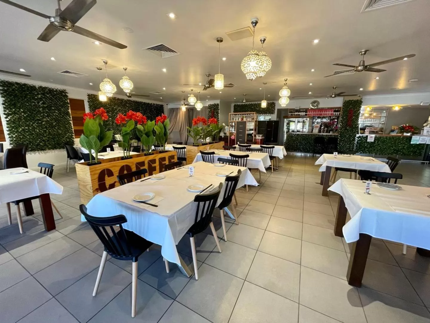 Restaurant/places to eat in Comfort Inn Cairns City